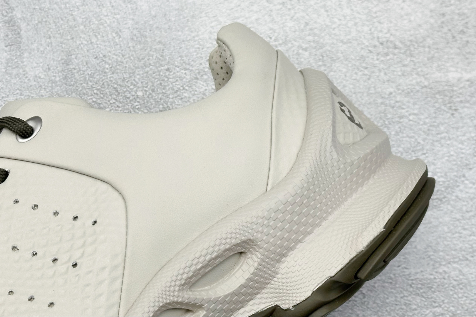 280 ECCO爱步老爹鞋夏季新款 全头层百搭潮流户外运动鞋 800434-610