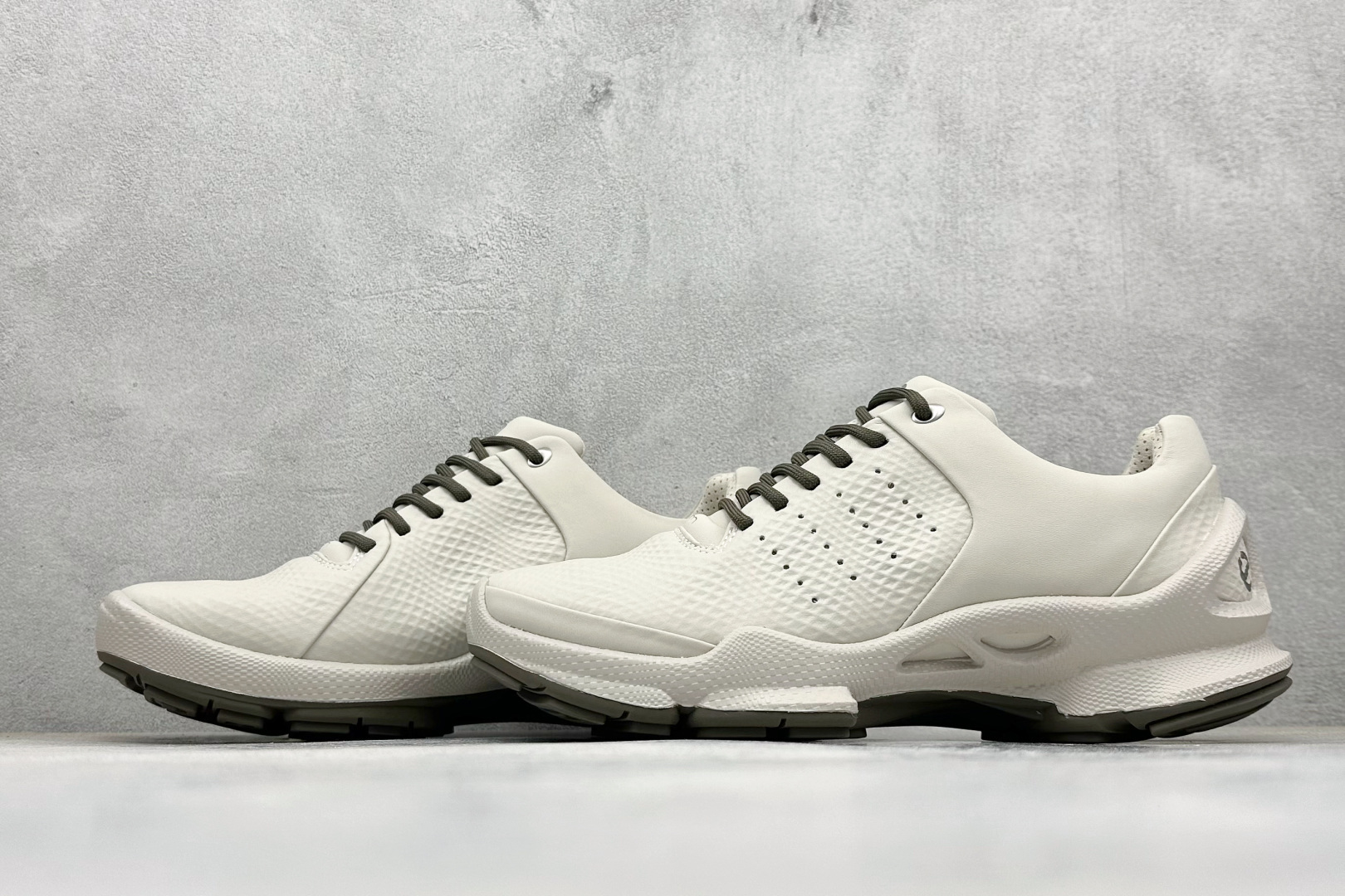 280 ECCO爱步老爹鞋夏季新款 全头层百搭潮流户外运动鞋 800434-610