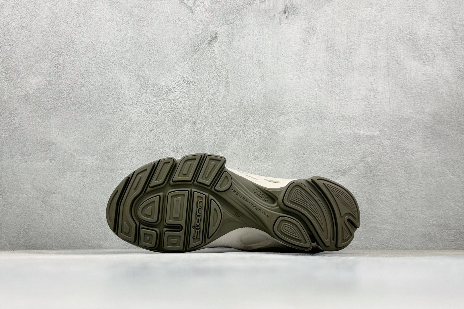 280 ECCO爱步老爹鞋夏季新款 全头层百搭潮流户外运动鞋 800434-610