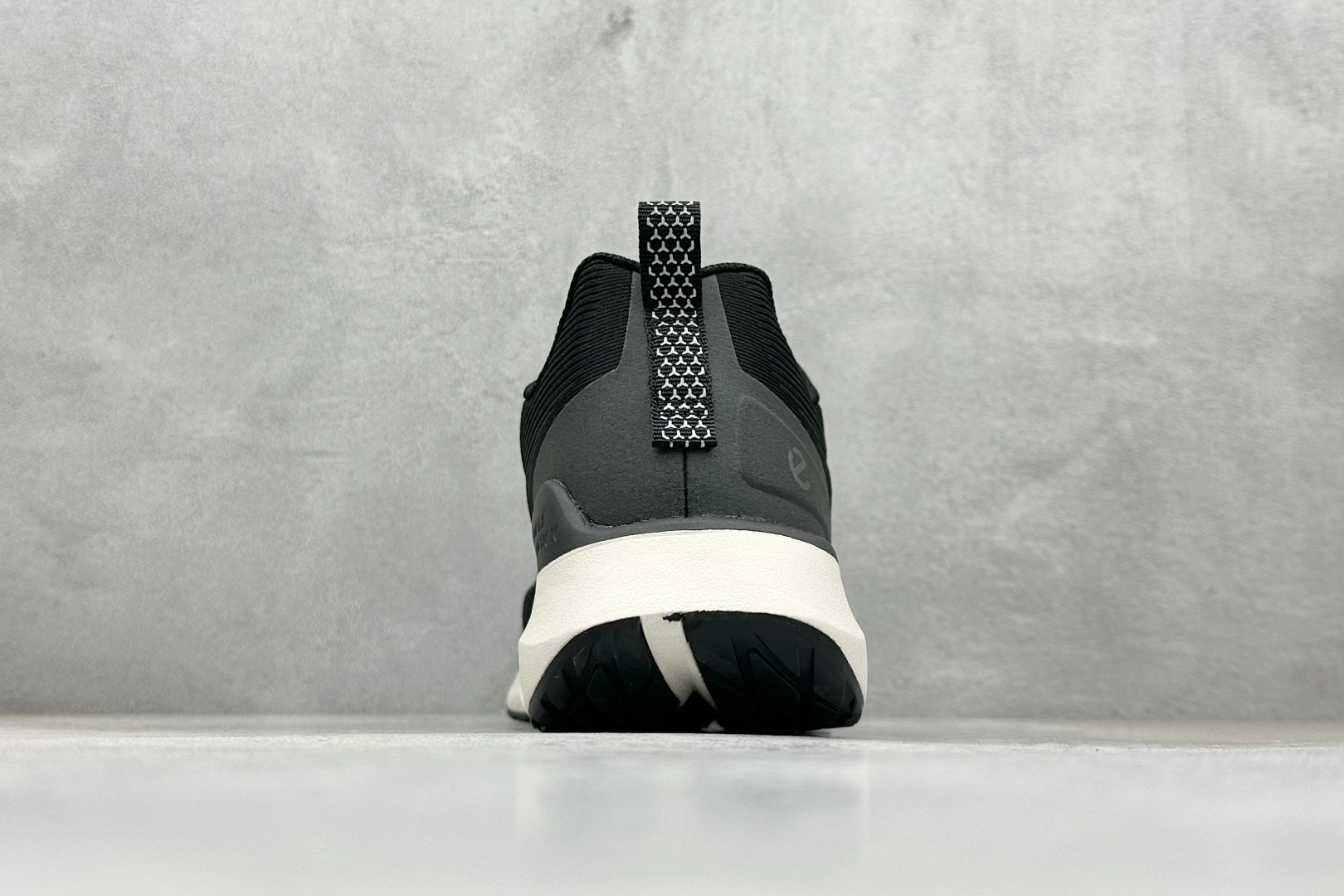 ECCO爱步 小红书爆款 新款百搭休闲款 Ecco/爱步男士跑步鞋休闲鞋透气轻质系带轻便运动鞋 830754