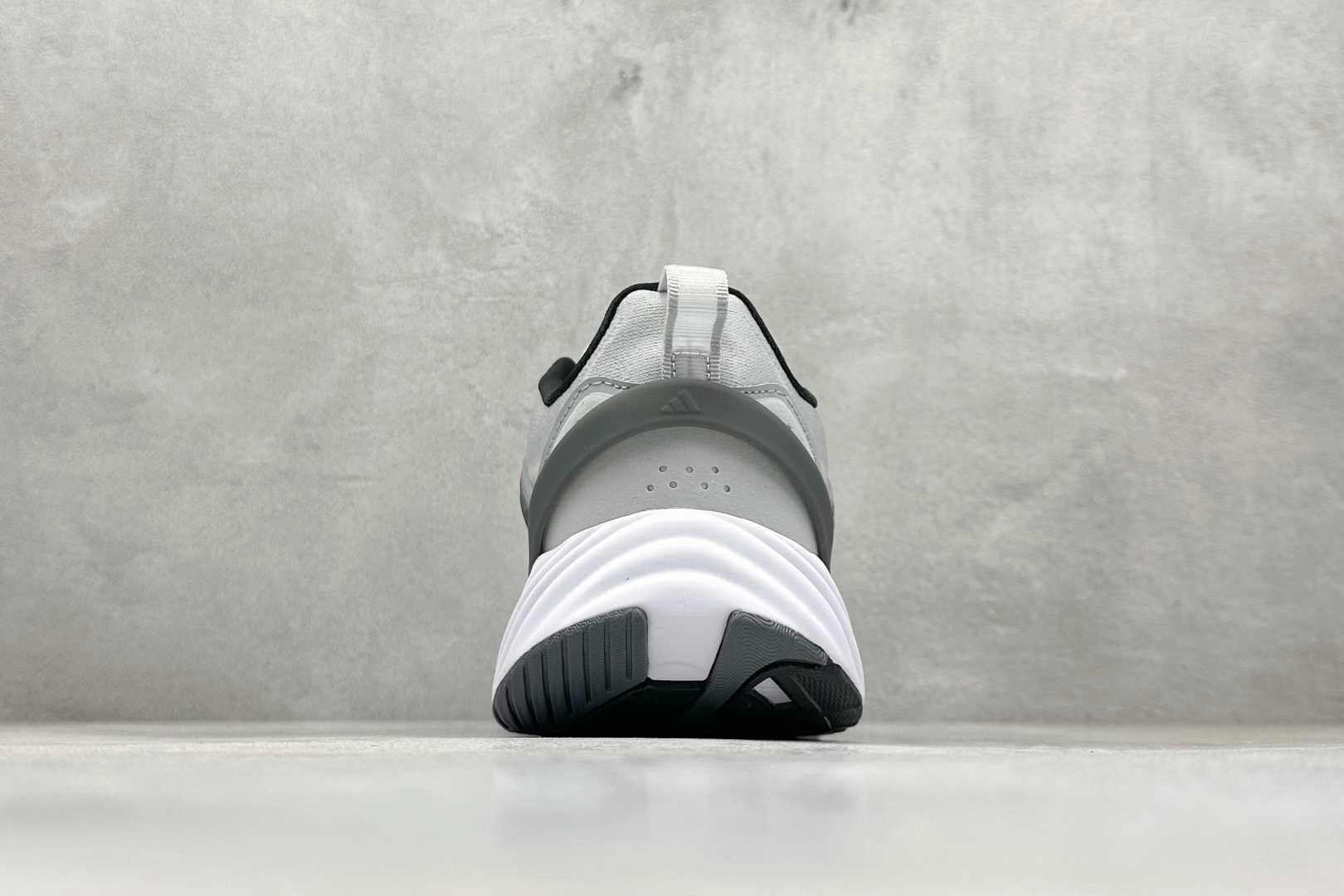 Adidas ADIPURE GLIDE 减震防滑耐磨透气低帮跑步鞋 D25815