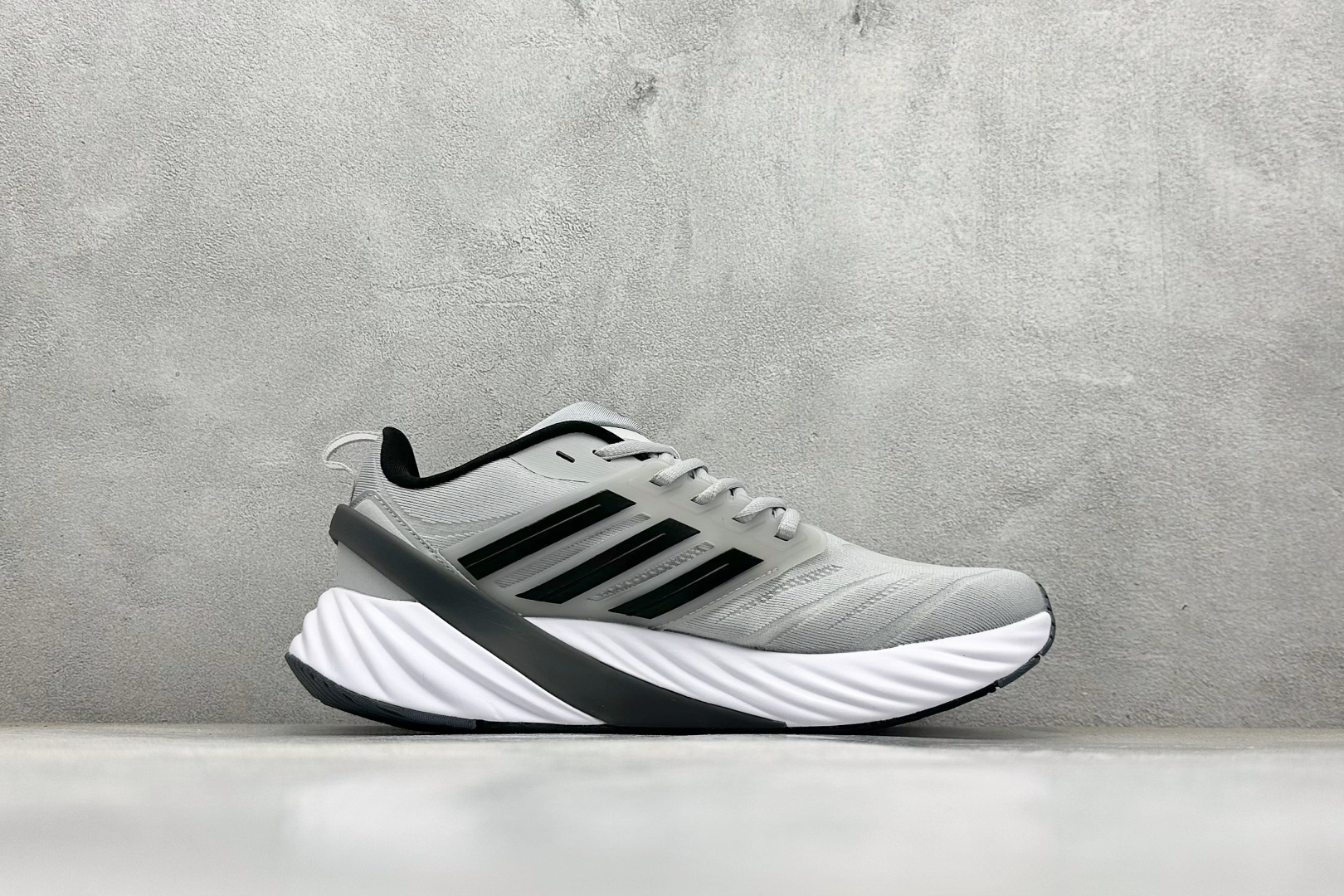 Adidas ADIPURE GLIDE 减震防滑耐磨透气低帮跑步鞋 D25815