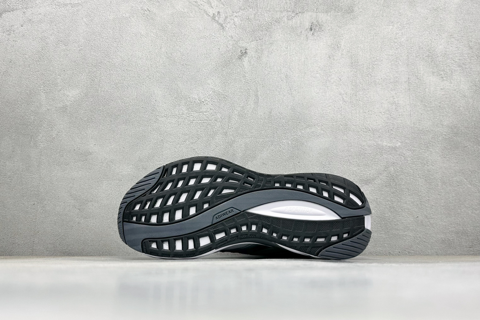 Adidas ADIPURE GLIDE 减震防滑耐磨透气低帮跑步鞋 D25815