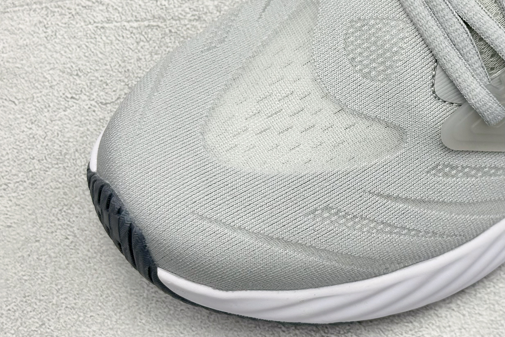 Adidas ADIPURE GLIDE 减震防滑耐磨透气低帮跑步鞋 D25815