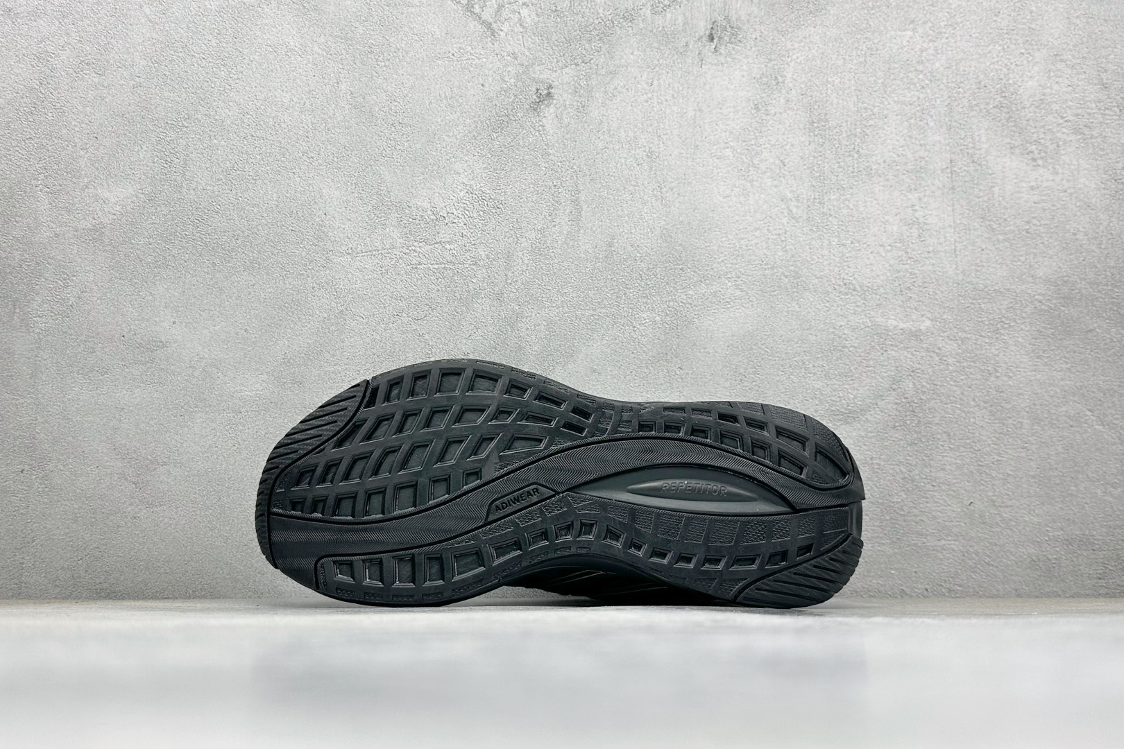 Adidas ADIPURE GLIDE 减震防滑耐磨透气低帮跑步鞋 D25812