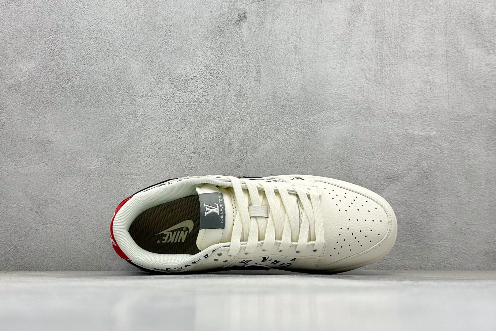 Nike SB Dunk Low x Louis Vuitton 白灰 HT5088-608