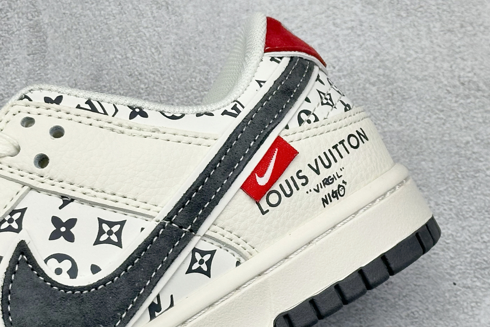 Nike SB Dunk Low x Louis Vuitton 白灰 HT5088-608