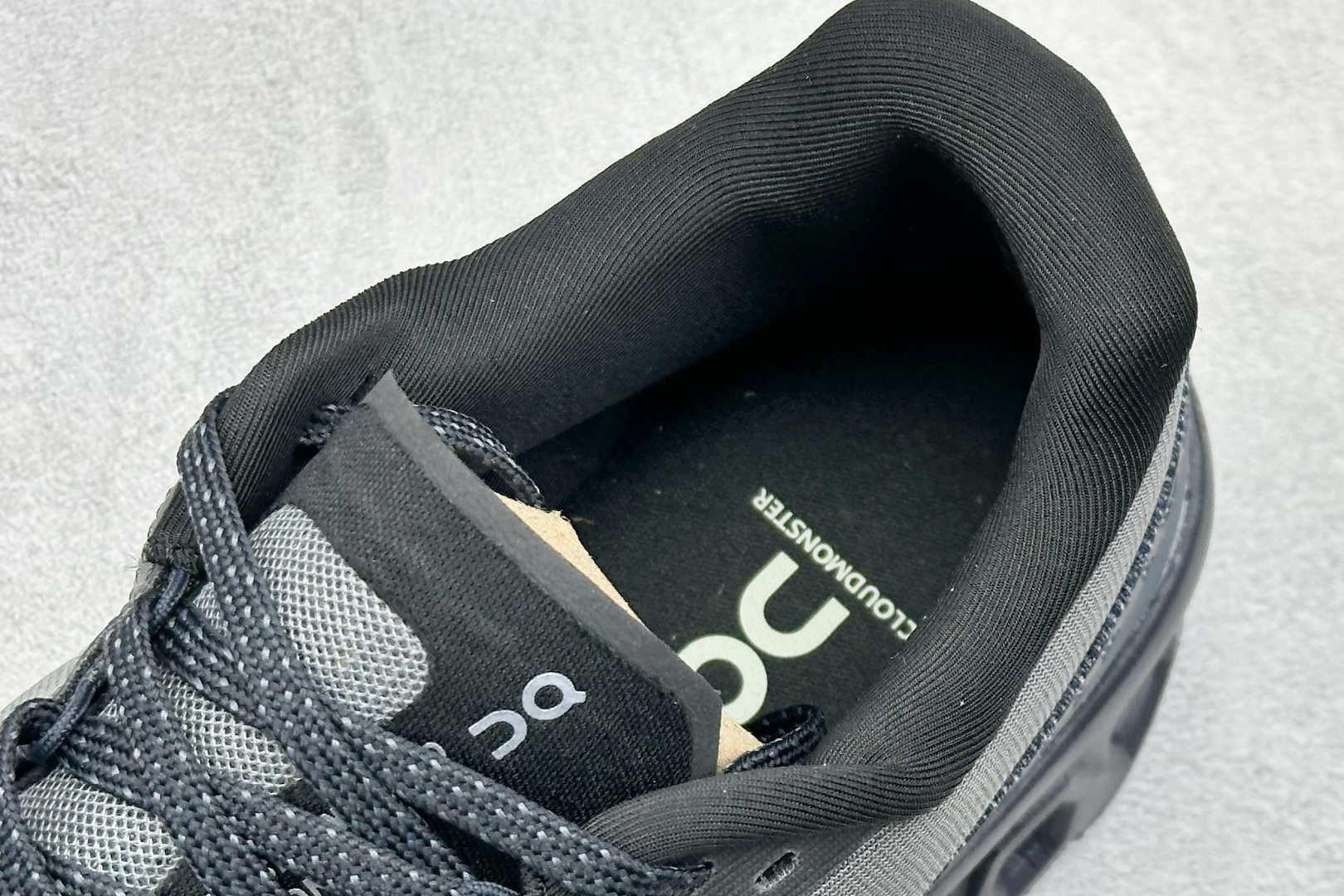 On昂跑Cloudmonster 2 小怪兽 舒适透气百搭 缓震防滑耐磨 休闲运动跑步鞋 3ME1012