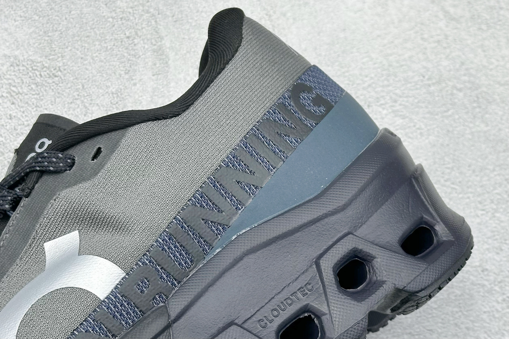 On昂跑Cloudmonster 2 小怪兽 舒适透气百搭 缓震防滑耐磨 休闲运动跑步鞋 3ME1012