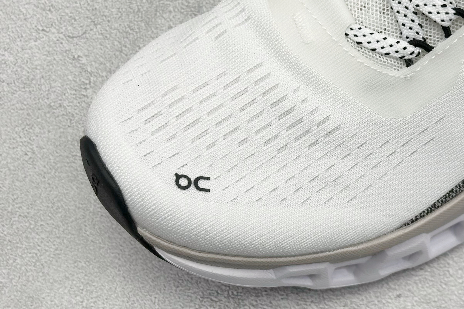 On昂跑Cloudmonster 2 小怪兽 舒适透气百搭 缓震防滑耐磨 休闲运动跑步鞋 3ME1012