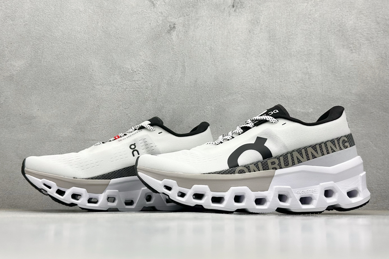 On昂跑Cloudmonster 2 小怪兽 舒适透气百搭 缓震防滑耐磨 休闲运动跑步鞋 3ME1012