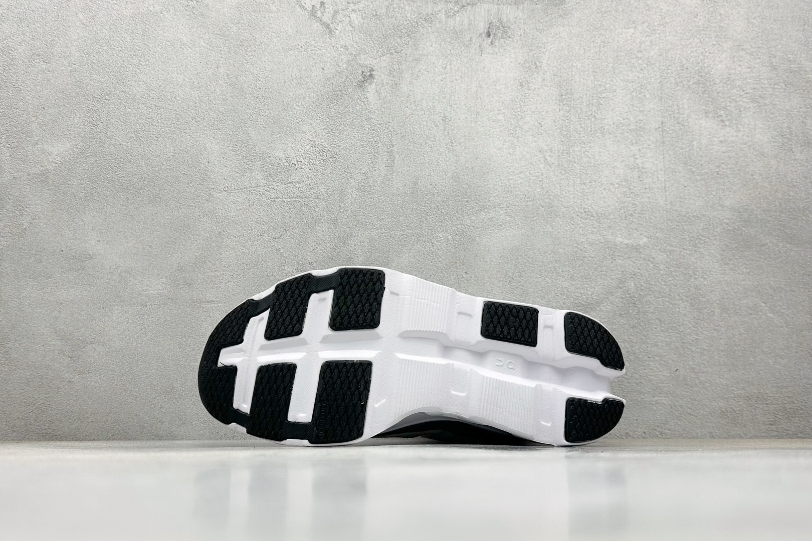 On昂跑Cloudmonster 2 小怪兽 舒适透气百搭 缓震防滑耐磨 休闲运动跑步鞋 3ME1012