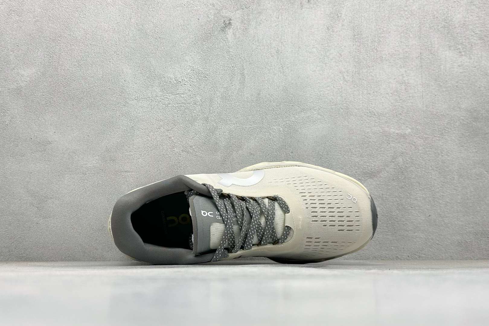 On昂跑Cloudmonster 2 小怪兽 舒适透气百搭 缓震防滑耐磨 休闲运动跑步鞋 3ME101