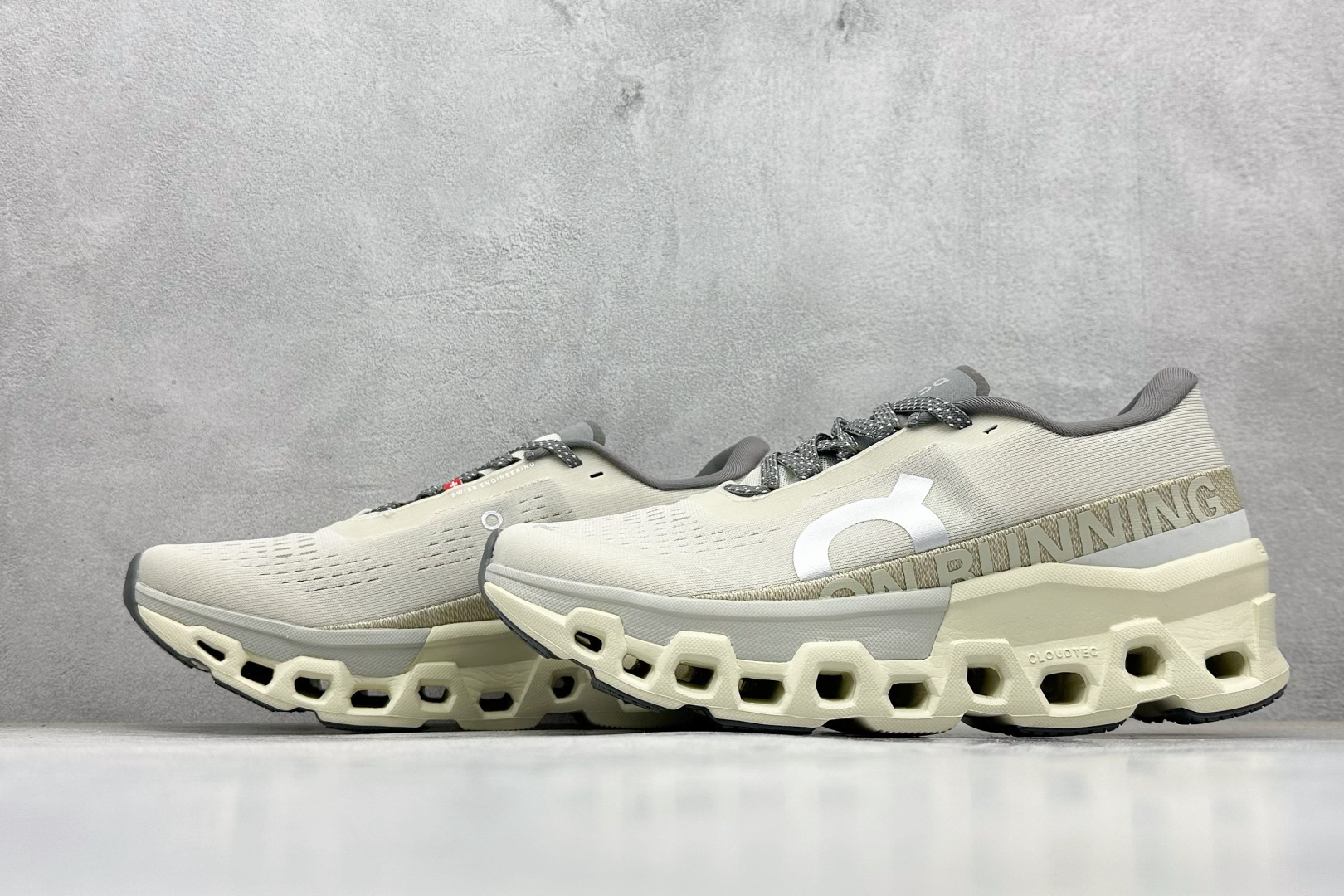 On昂跑Cloudmonster 2 小怪兽 舒适透气百搭 缓震防滑耐磨 休闲运动跑步鞋 3ME101