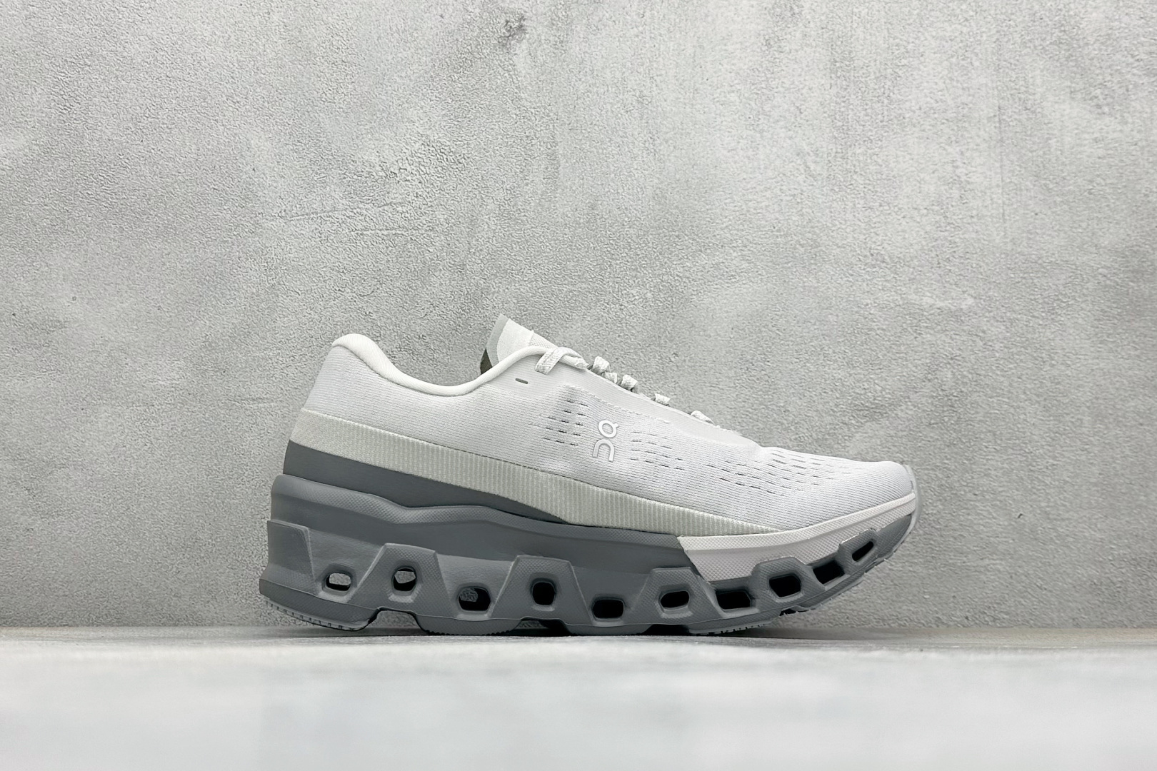 On昂跑Cloudmonster 2 小怪兽 舒适透气百搭 缓震防滑耐磨 休闲运动跑步鞋 3ME1012-莆田鞋,莆田鞋货源,高仿鞋,高仿鞋货源,安福档口,莆田高仿鞋,莆田鞋批发,高仿鞋批发,莆田高仿运动鞋,高仿运动鞋,莆田运动鞋 On昂跑Cloudmonster 2 小怪兽 舒适透气百搭 缓震防滑耐磨 休闲运动跑步鞋 3ME1012