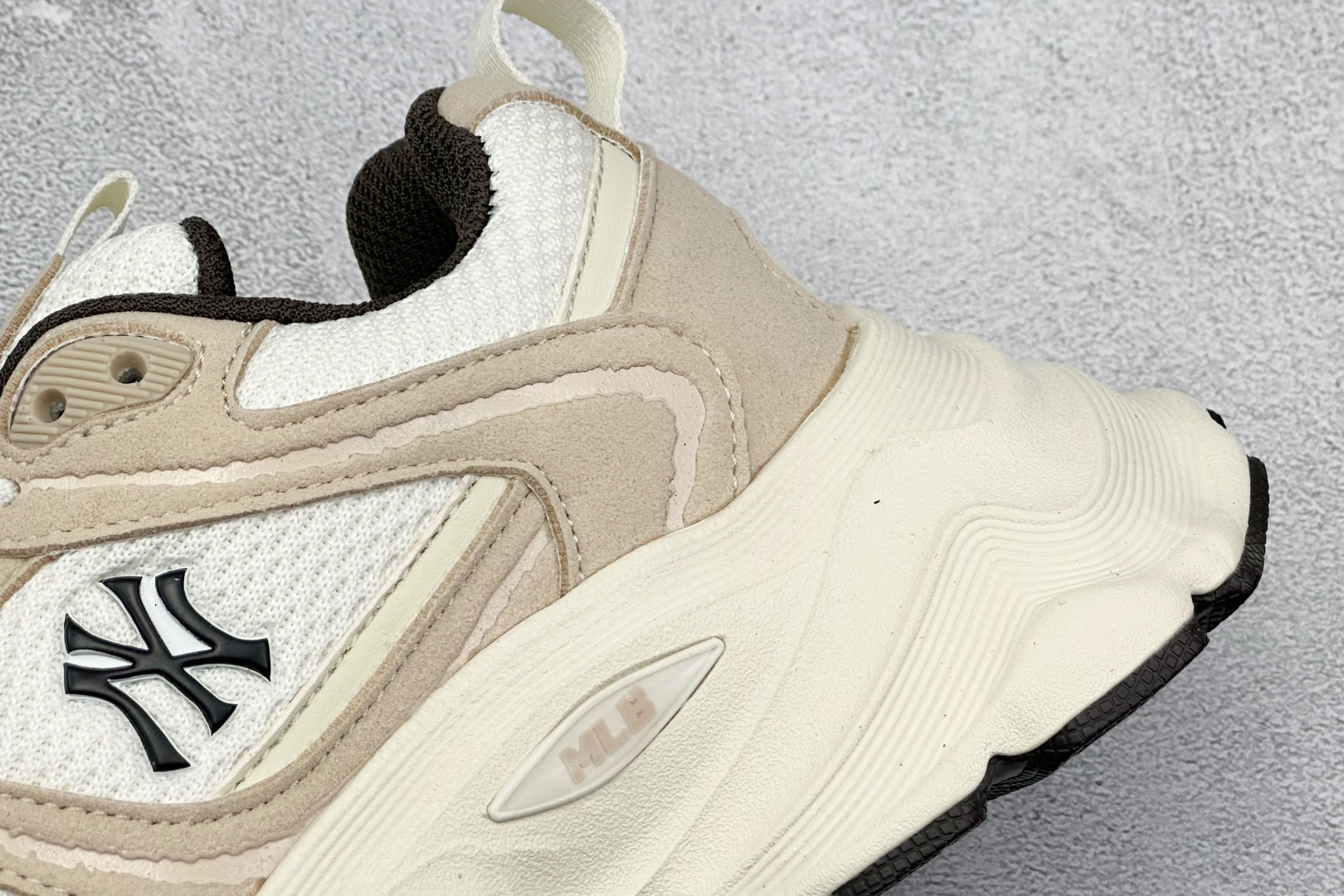 终端放店NY版MLB Champ Chunky SD 纽约洋基队 增高厚底休闲板鞋 货号：3ASHCC1