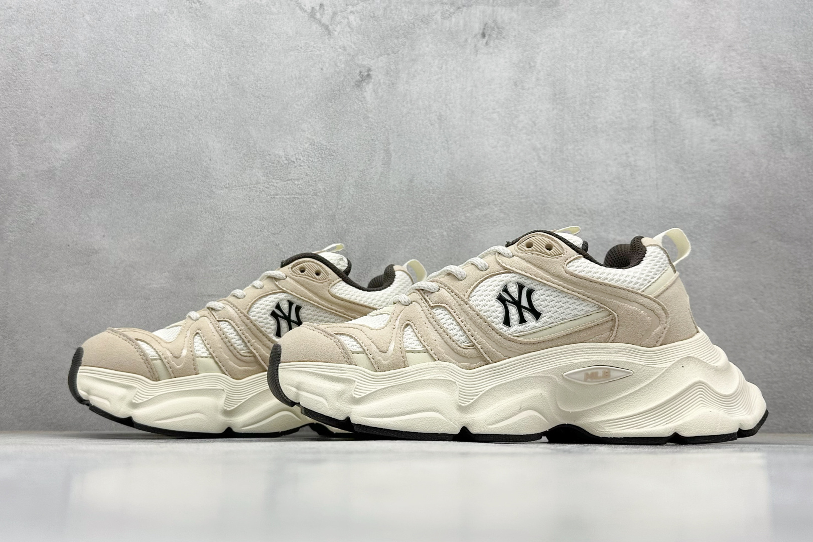 终端放店NY版MLB Champ Chunky SD 纽约洋基队 增高厚底休闲板鞋 货号：3ASHCC1