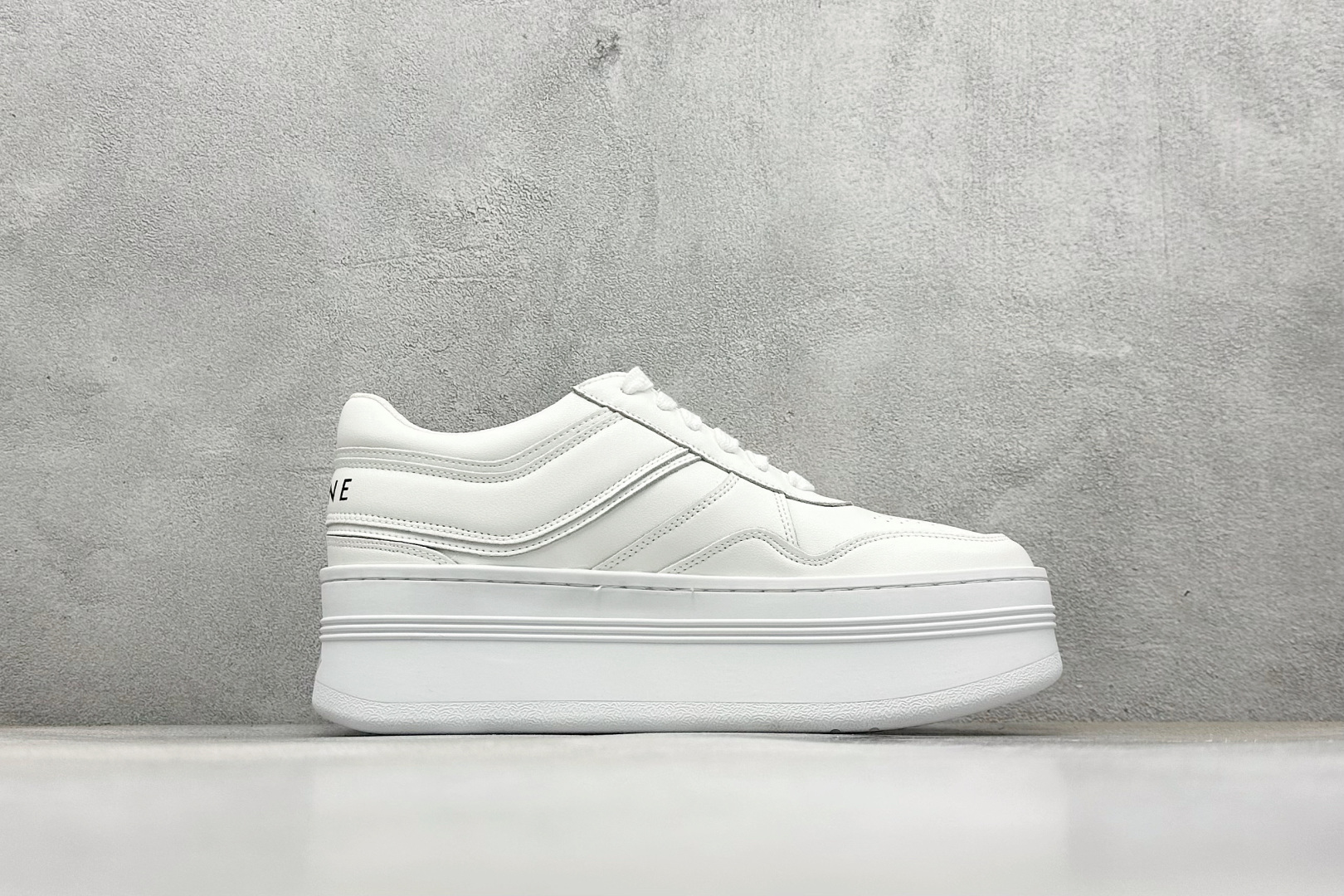 CELINE赛琳 Trainer 皮革 系带 低帮 时尚板鞋 女款 白色 G46608Y5