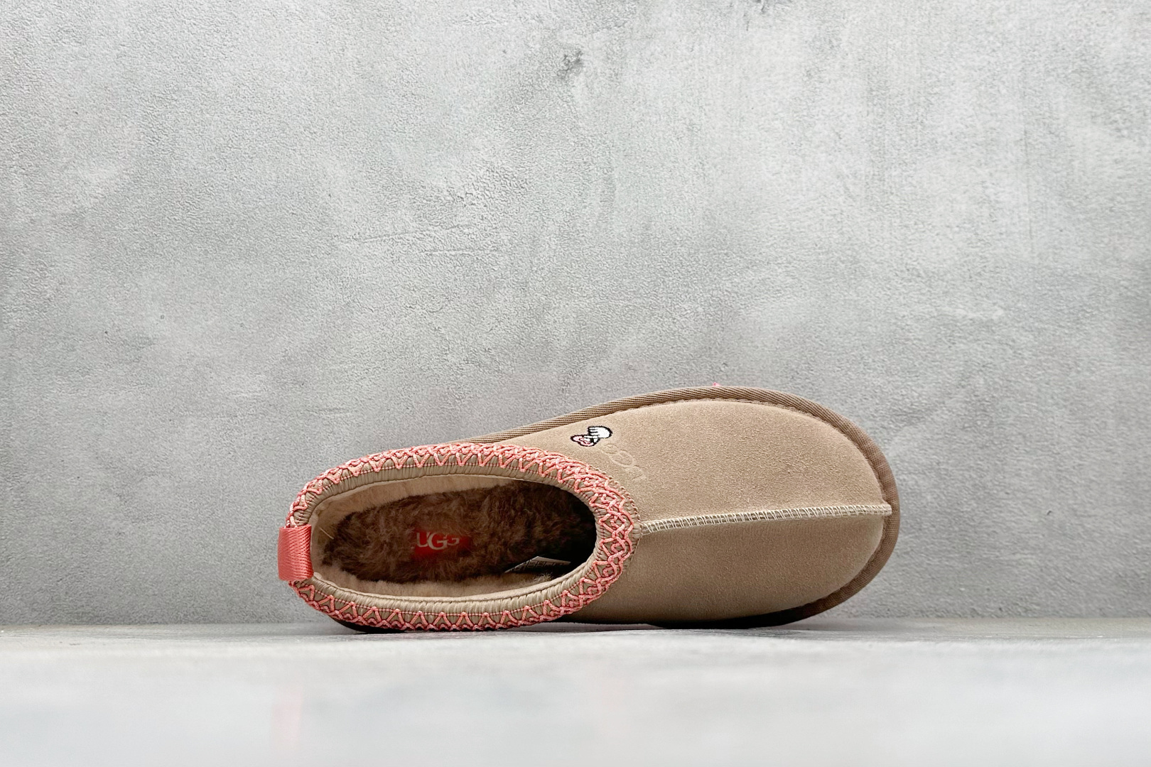 UGGTazz 民族风厚底 1172130-莆田鞋,莆田鞋货源,高仿鞋,高仿鞋货源,安福档口,莆田高仿鞋,莆田鞋批发,高仿鞋批发,莆田高仿运动鞋,高仿运动鞋,莆田运动鞋 UGGTazz 民族风厚底 1172130