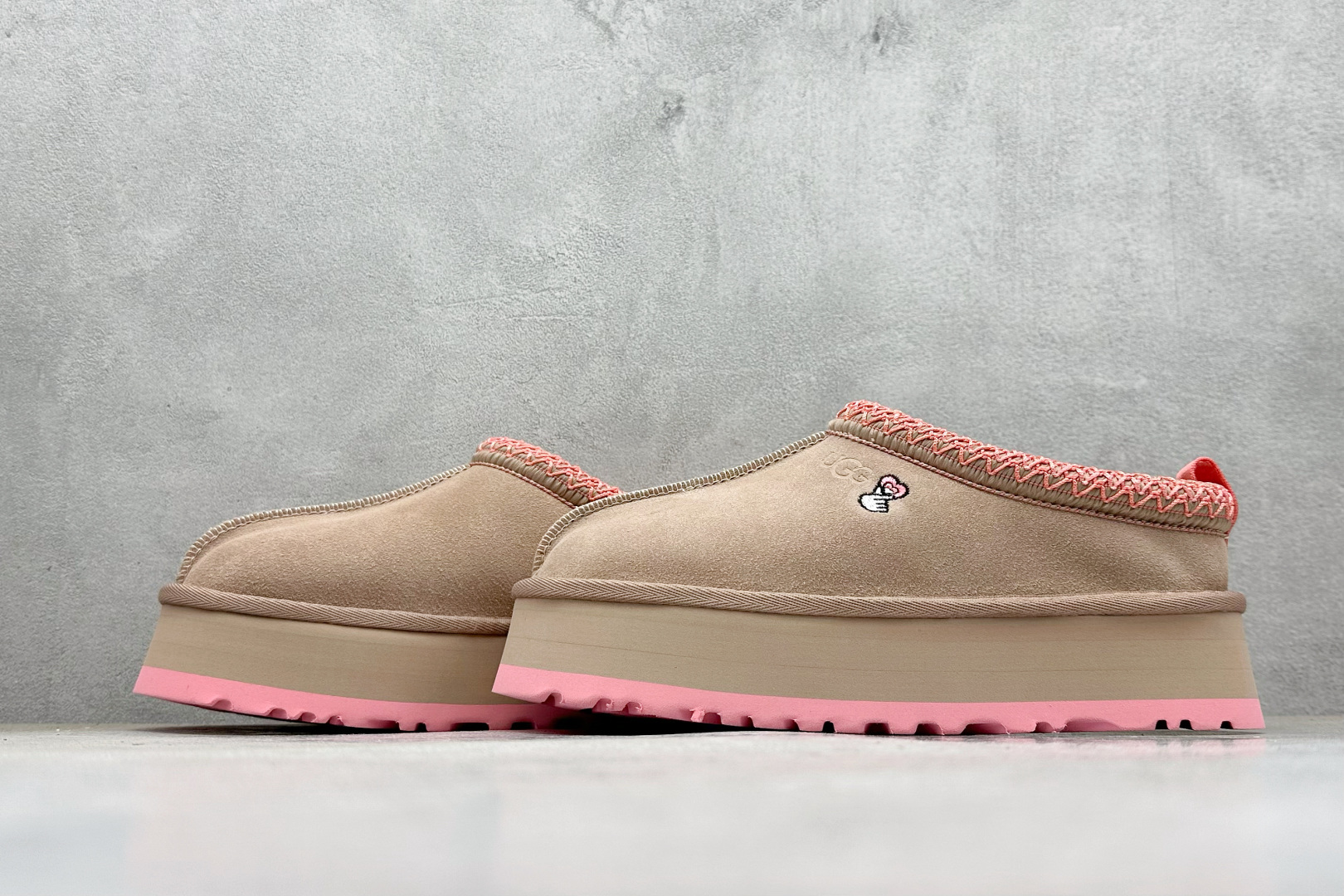 UGGTazz 民族风厚底 1172130-莆田鞋,莆田鞋货源,高仿鞋,高仿鞋货源,安福档口,莆田高仿鞋,莆田鞋批发,高仿鞋批发,莆田高仿运动鞋,高仿运动鞋,莆田运动鞋 UGGTazz 民族风厚底 1172130