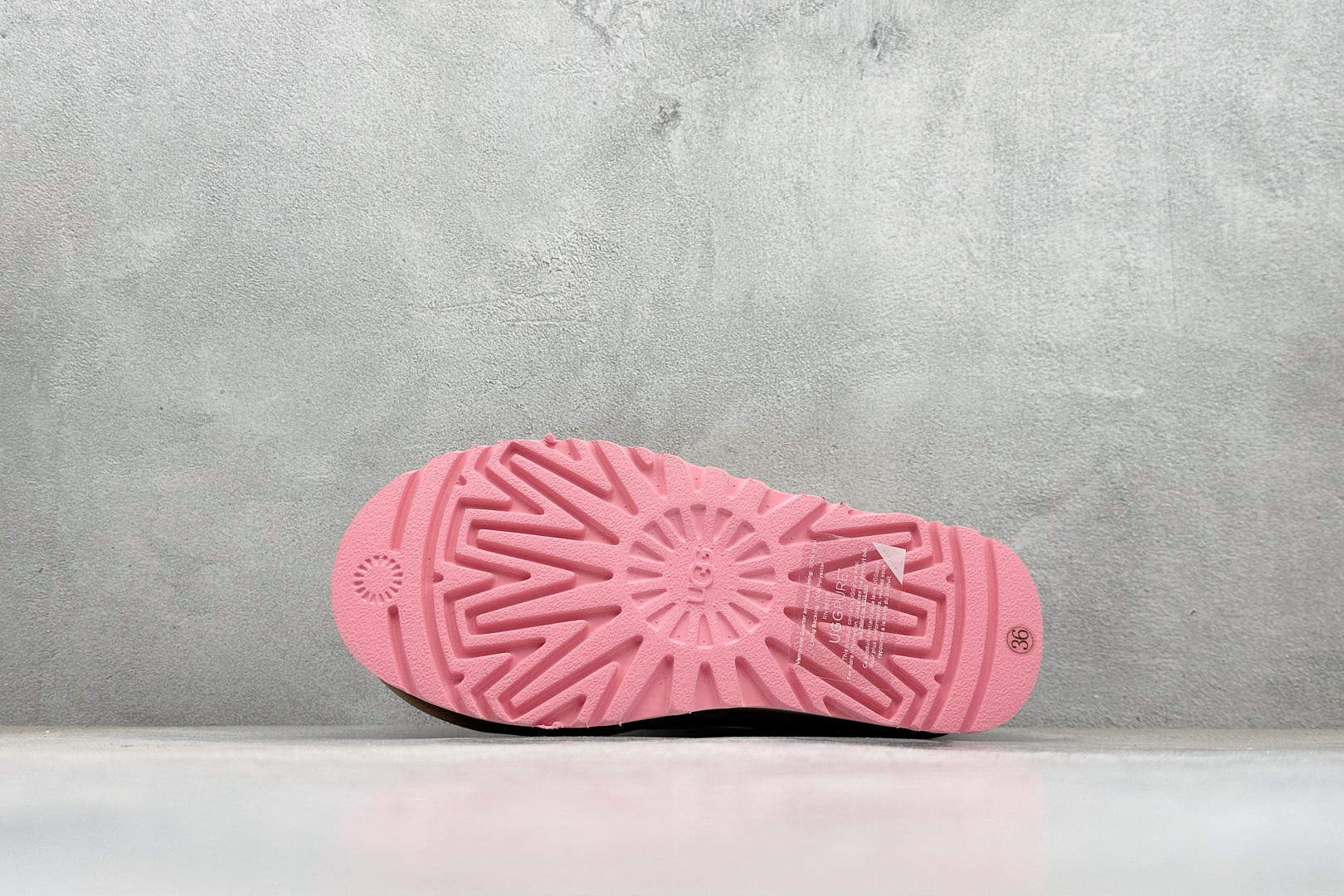 UGGTazz 民族风厚底 1172130-莆田鞋,莆田鞋货源,高仿鞋,高仿鞋货源,安福档口,莆田高仿鞋,莆田鞋批发,高仿鞋批发,莆田高仿运动鞋,高仿运动鞋,莆田运动鞋 UGGTazz 民族风厚底 1172130