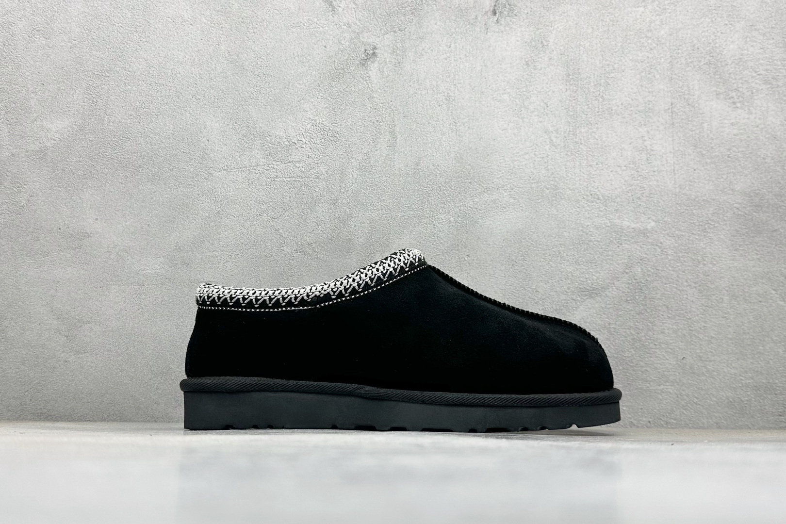 UGGTazz 民族风薄底 小红书爆款 广州外贸大厂生产鞋头到鞋垫真羊皮毛-莆田鞋,莆田鞋货源,高仿鞋,高仿鞋货源,安福档口,莆田高仿鞋,莆田鞋批发,高仿鞋批发,莆田高仿运动鞋,高仿运动鞋,莆田运动鞋 UGGTazz 民族风薄底 小红书爆款 广州外贸大厂生产鞋头到鞋垫真羊皮毛