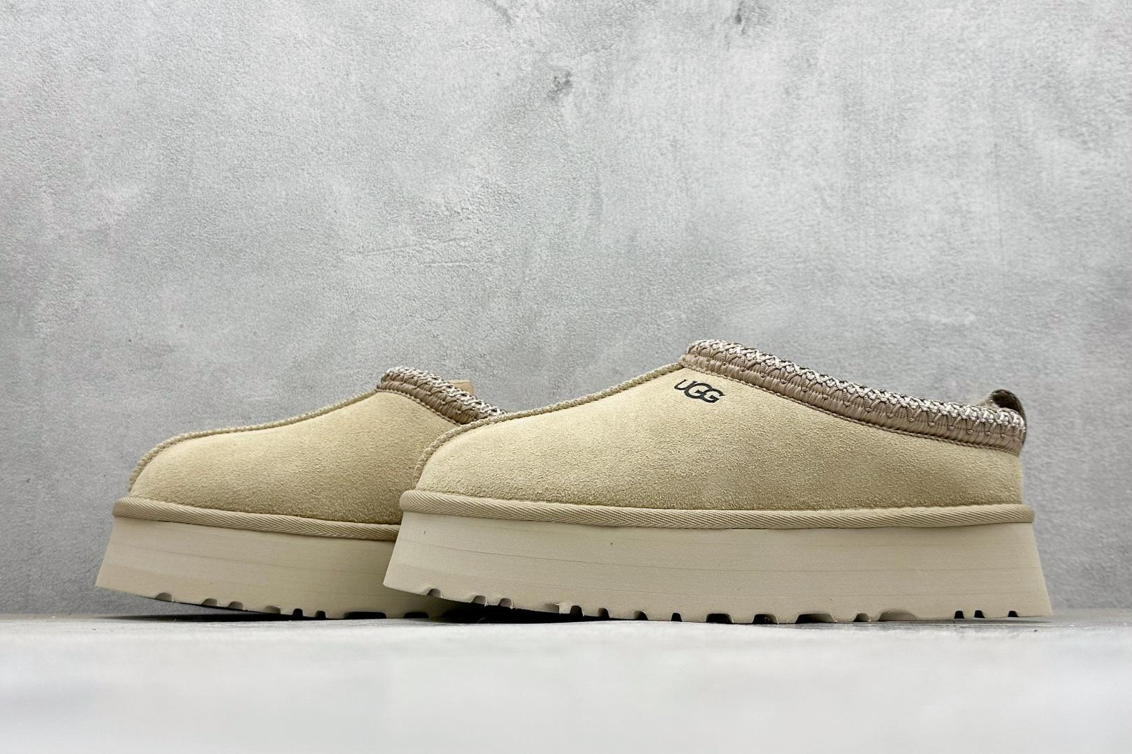 UGGTazz 民族风厚底 1122553-莆田鞋,莆田鞋货源,高仿鞋,高仿鞋货源,安福档口,莆田高仿鞋,莆田鞋批发,高仿鞋批发,莆田高仿运动鞋,高仿运动鞋,莆田运动鞋 UGGTazz 民族风厚底 1122553