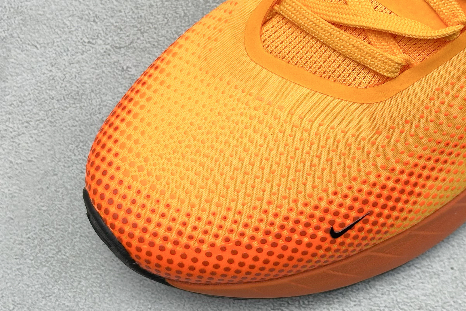 Nike Air Max Phoenix 复古子弹气垫运动跑步鞋 FZ5307-700