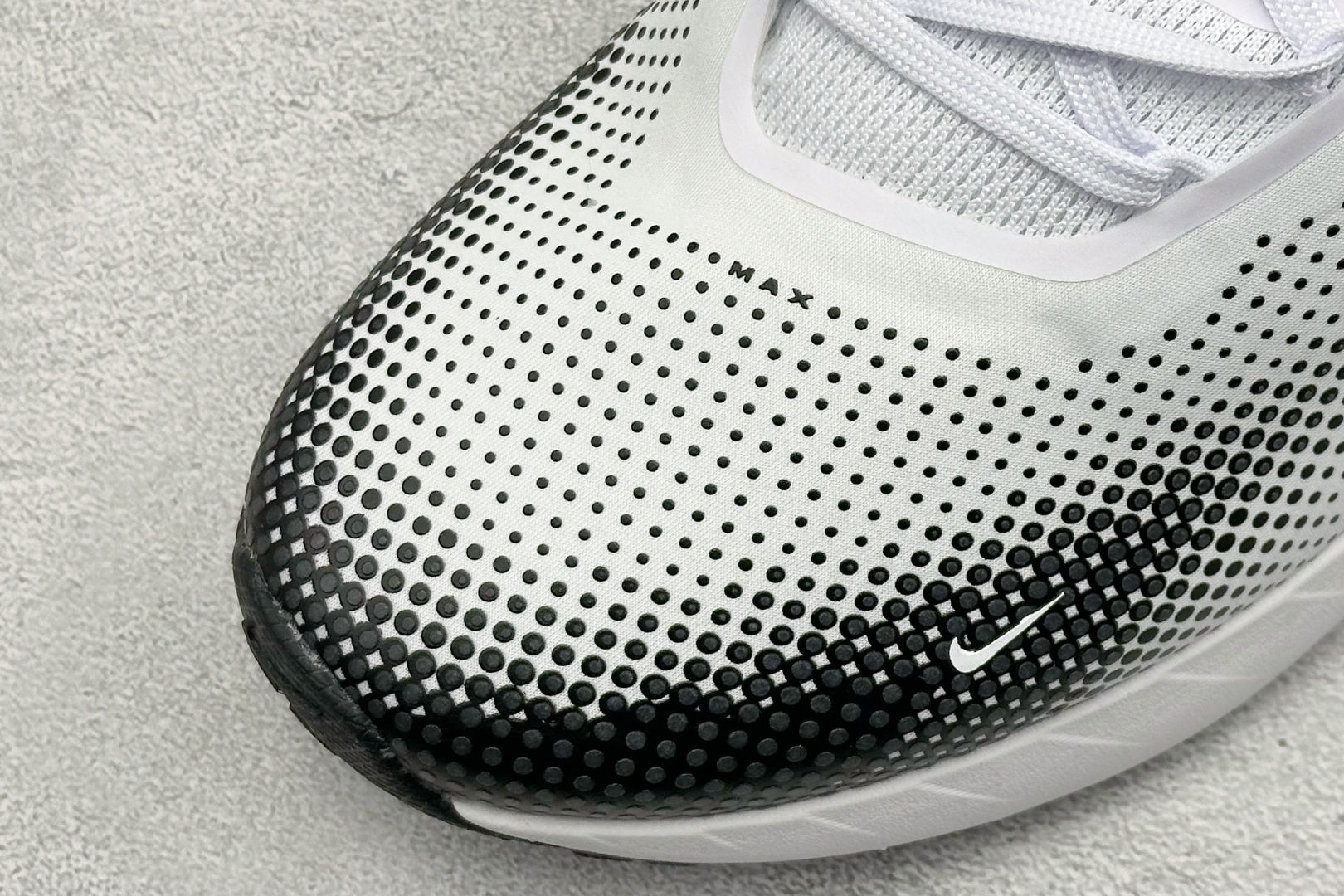 Nike Air Max Phoenix 复古子弹气垫运动跑步鞋 FZ5307-103