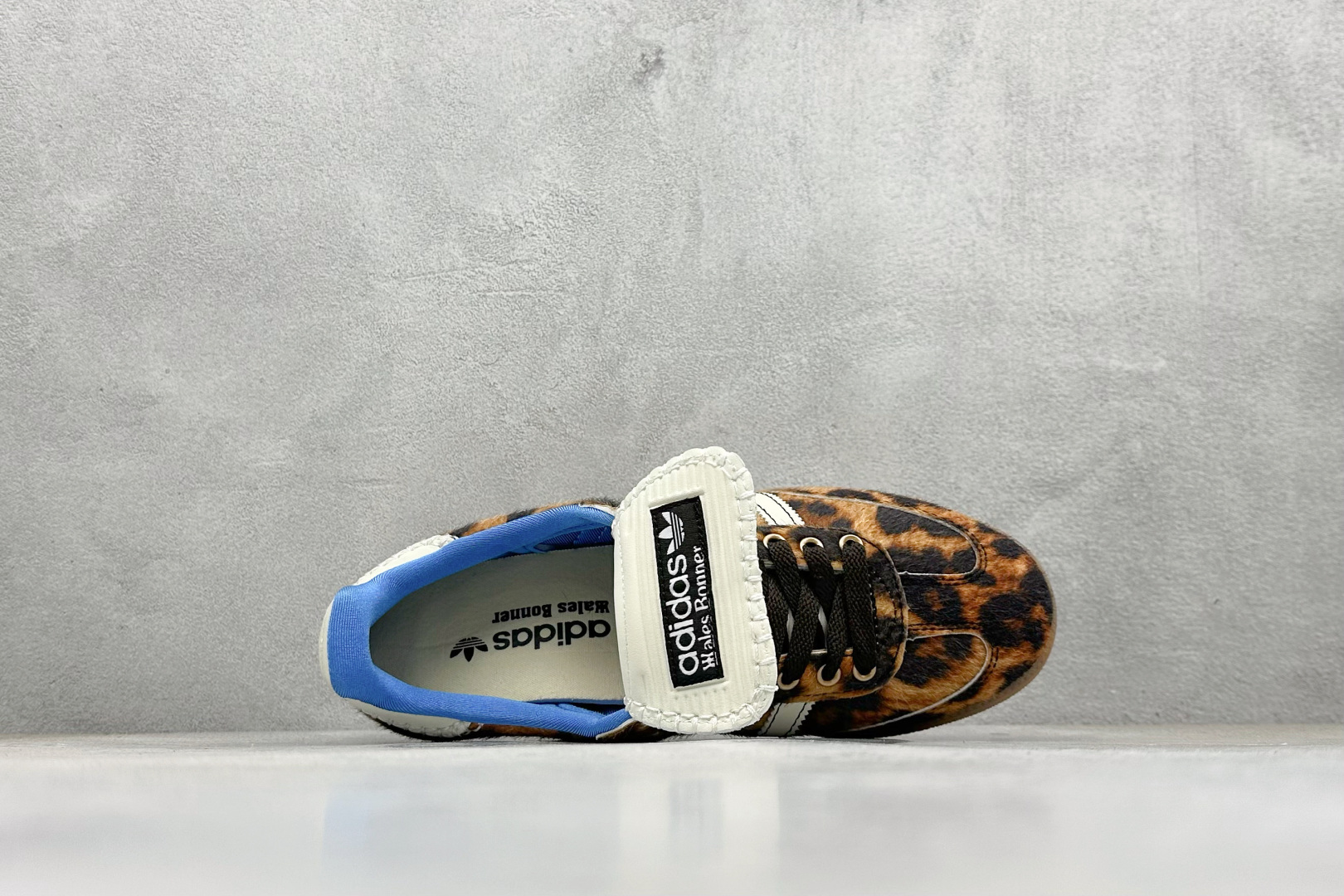 Adidas Samba 复古桑巴板鞋 IE0578-莆田鞋,莆田鞋货源,高仿鞋,高仿鞋货源,安福档口,莆田高仿鞋,莆田鞋批发,高仿鞋批发,莆田高仿运动鞋,高仿运动鞋,莆田运动鞋 Adidas Samba 复古桑巴板鞋 IE0578