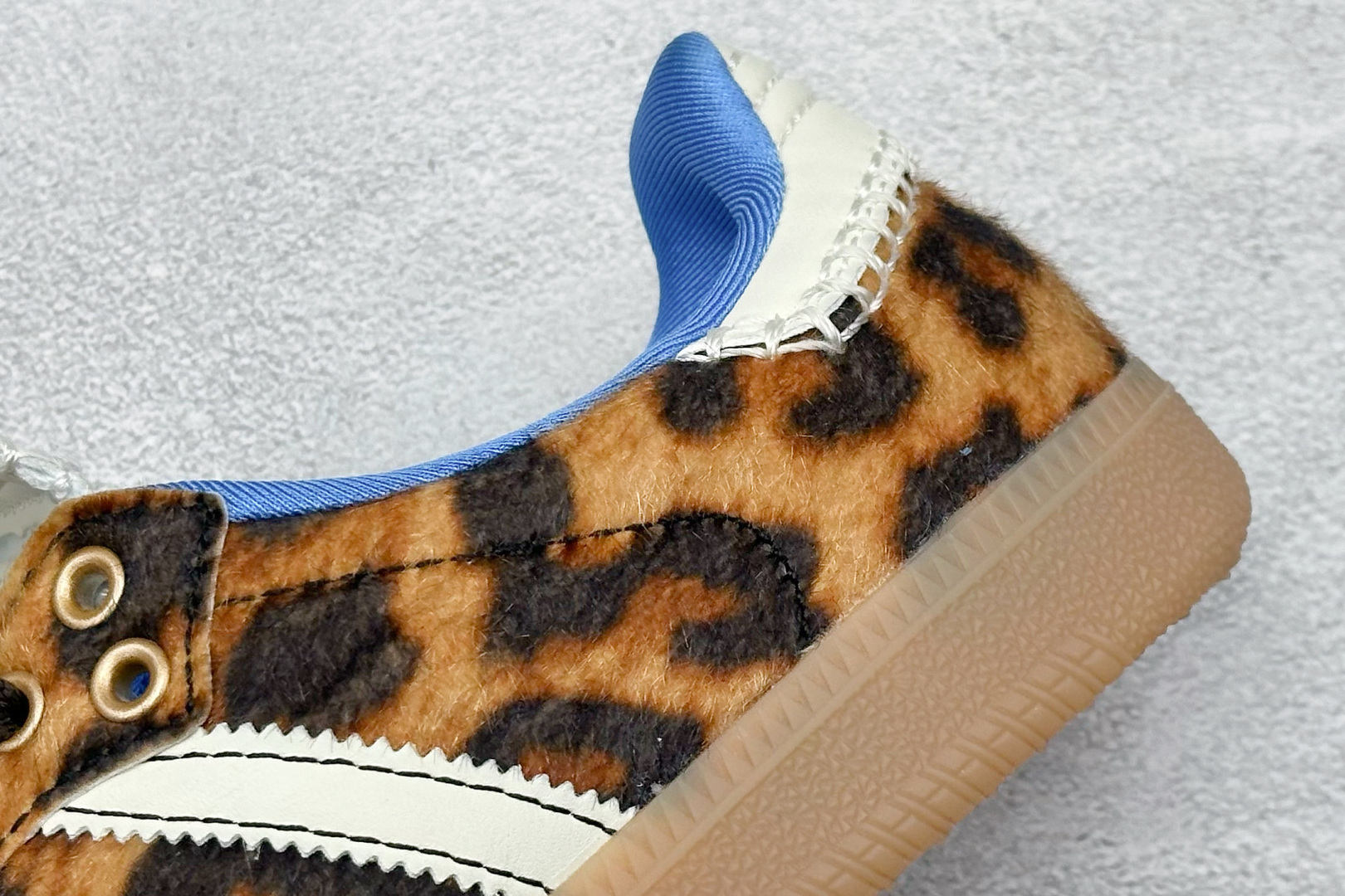 Adidas Samba 复古桑巴板鞋 IE0578-莆田鞋,莆田鞋货源,高仿鞋,高仿鞋货源,安福档口,莆田高仿鞋,莆田鞋批发,高仿鞋批发,莆田高仿运动鞋,高仿运动鞋,莆田运动鞋 Adidas Samba 复古桑巴板鞋 IE0578