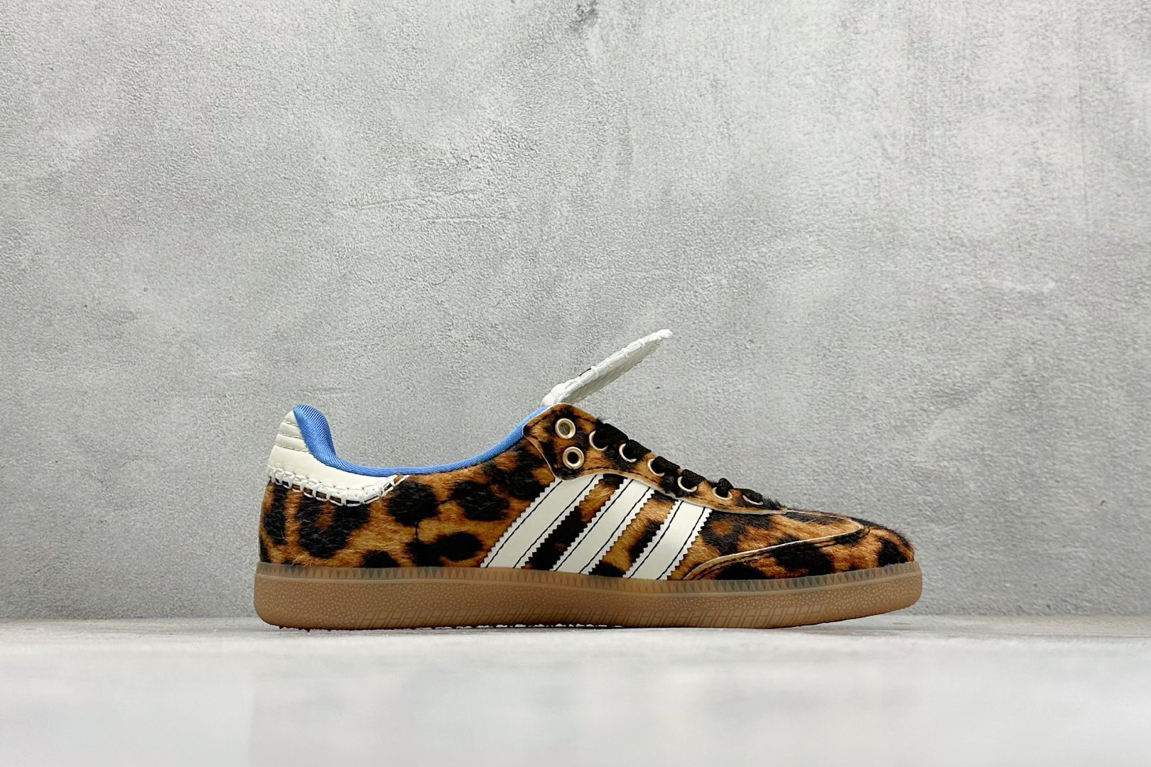 Adidas Samba 复古桑巴板鞋 IE0578-莆田鞋,莆田鞋货源,高仿鞋,高仿鞋货源,安福档口,莆田高仿鞋,莆田鞋批发,高仿鞋批发,莆田高仿运动鞋,高仿运动鞋,莆田运动鞋 Adidas Samba 复古桑巴板鞋 IE0578
