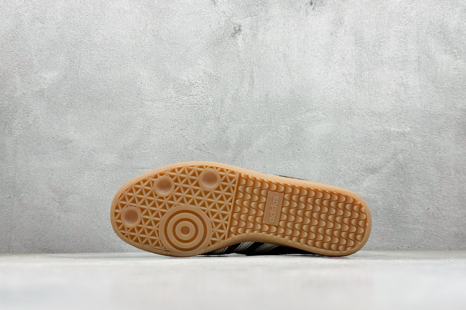 Adidas Samba 复古桑巴板鞋 IE0578-莆田鞋,莆田鞋货源,高仿鞋,高仿鞋货源,安福档口,莆田高仿鞋,莆田鞋批发,高仿鞋批发,莆田高仿运动鞋,高仿运动鞋,莆田运动鞋 Adidas Samba 复古桑巴板鞋 IE0578