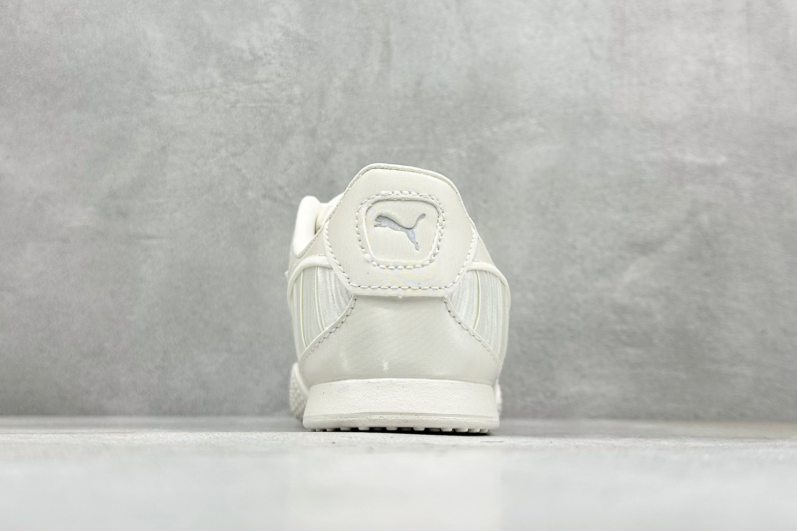 TG版PUMA Bella V2 Leather 彪马 舒适 低帮生活休闲德训薄底鞋 406092-01