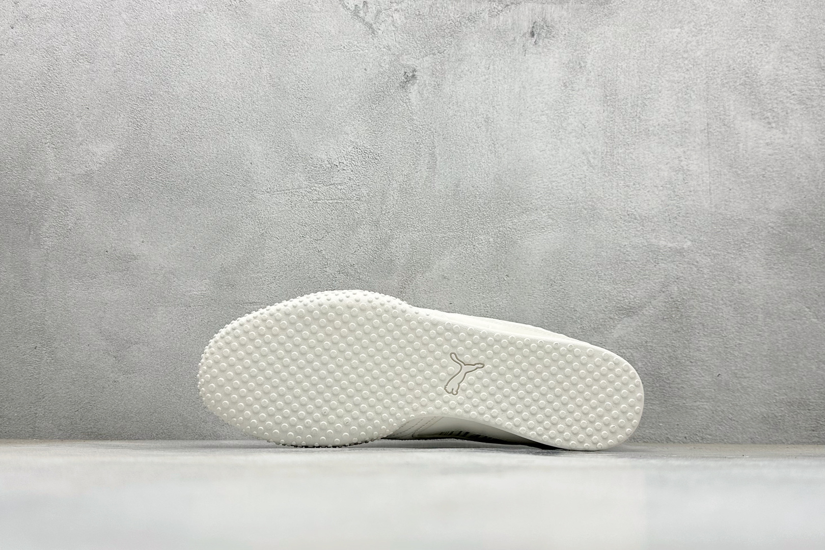 TG版PUMA Bella V2 Leather 彪马 舒适 低帮生活休闲德训薄底鞋 406092-01