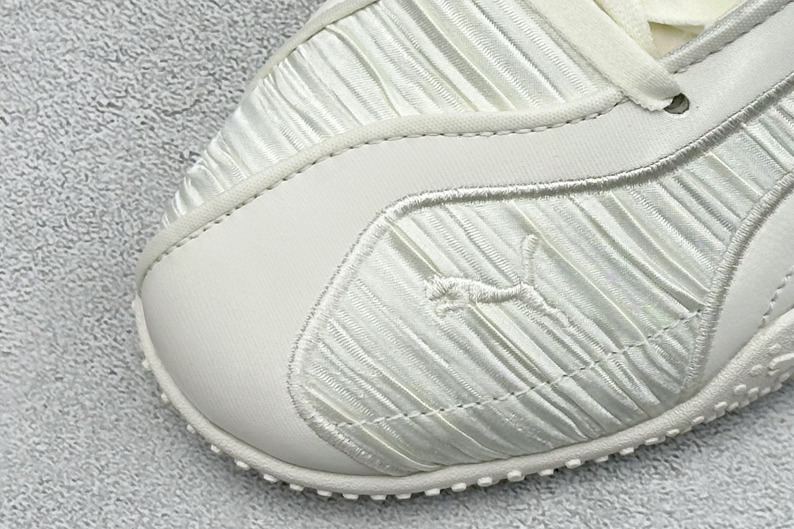 TG版PUMA Bella V2 Leather 彪马 舒适 低帮生活休闲德训薄底鞋 406092-01