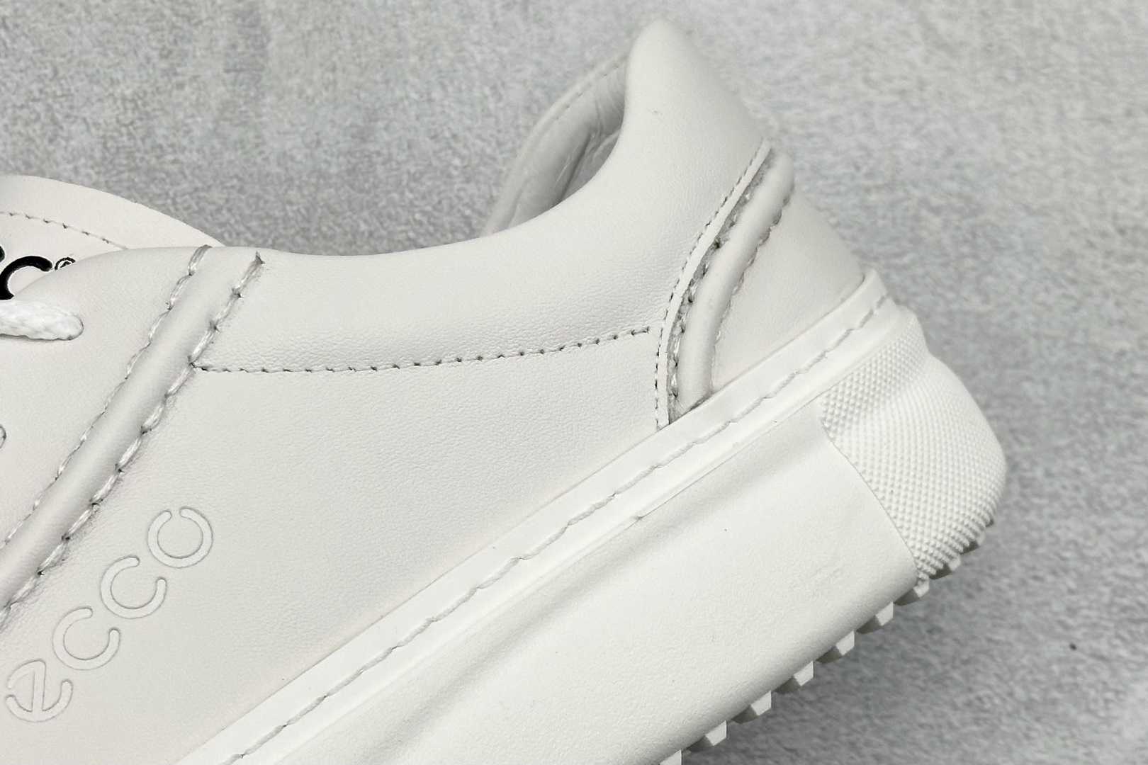 Ecco 爱步2023春季爆款 柔酷7号系列 男士百搭休闲板鞋 503198-010