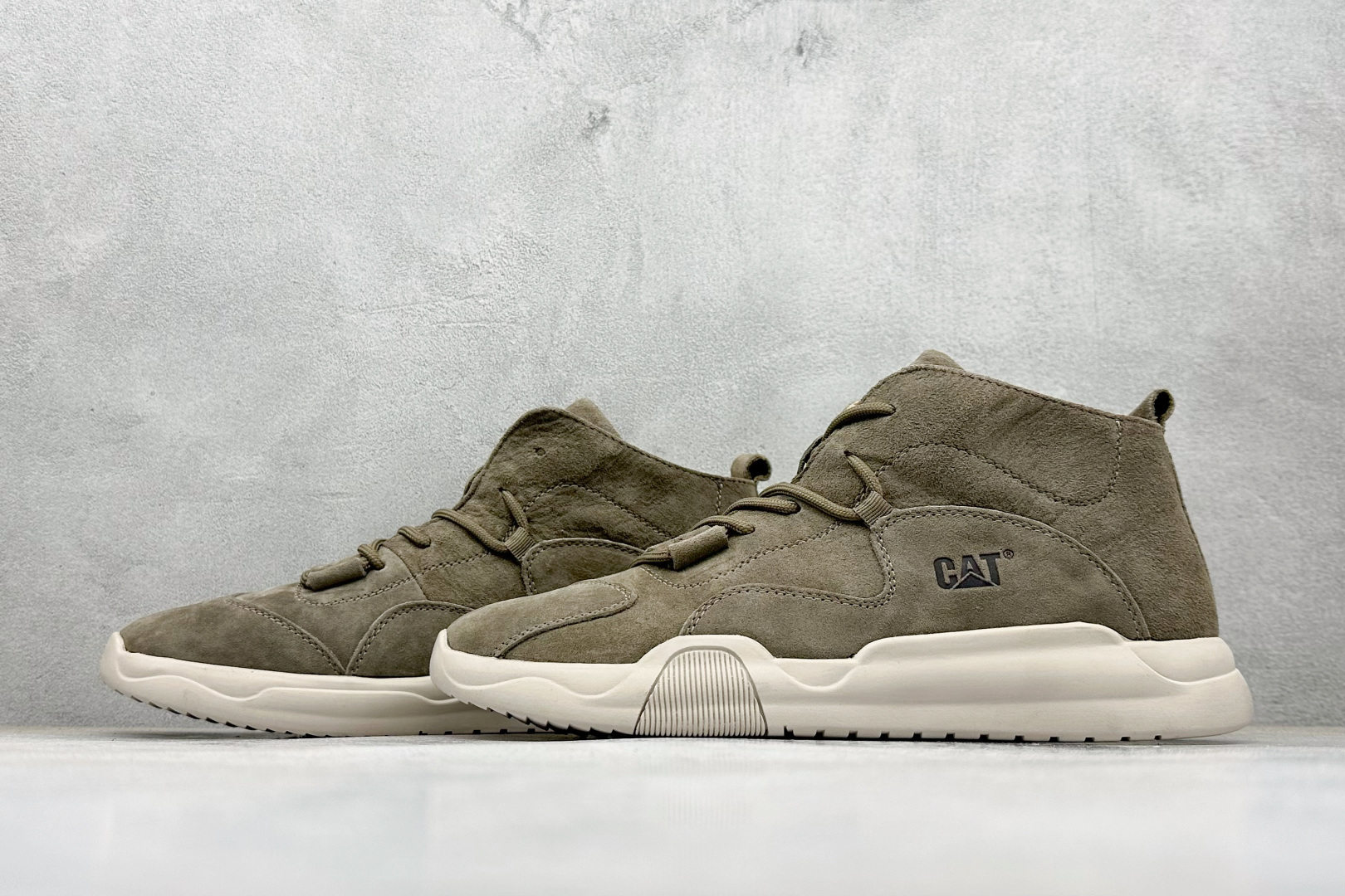 CAT/卡特 硬汉推土机品牌 经典百搭户外中帮休闲马丁靴 P727913-莆田鞋,莆田鞋货源,高仿鞋,高仿鞋货源,安福档口,莆田高仿鞋,莆田鞋批发,高仿鞋批发,莆田高仿运动鞋,高仿运动鞋,莆田运动鞋 CAT/卡特 硬汉推土机品牌 经典百搭户外中帮休闲马丁靴 P727913