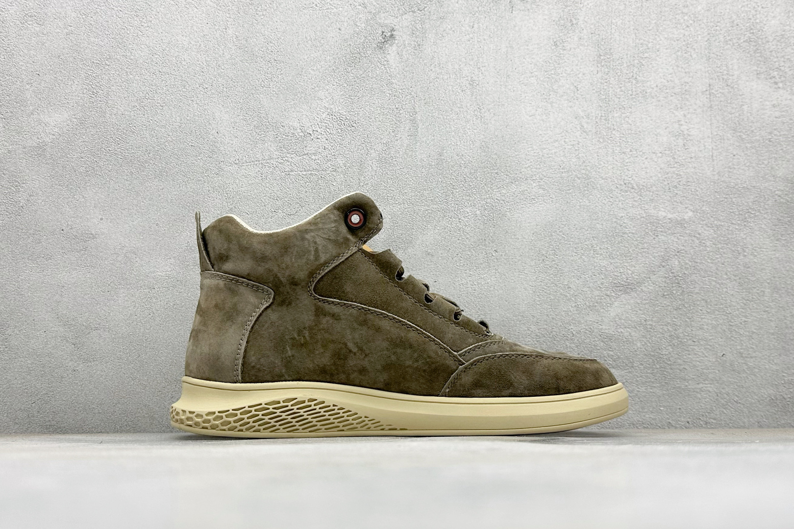 CAT/卡特 硬汉推土机品牌 秋冬经典款 户外百搭中帮休闲马丁靴 P727922