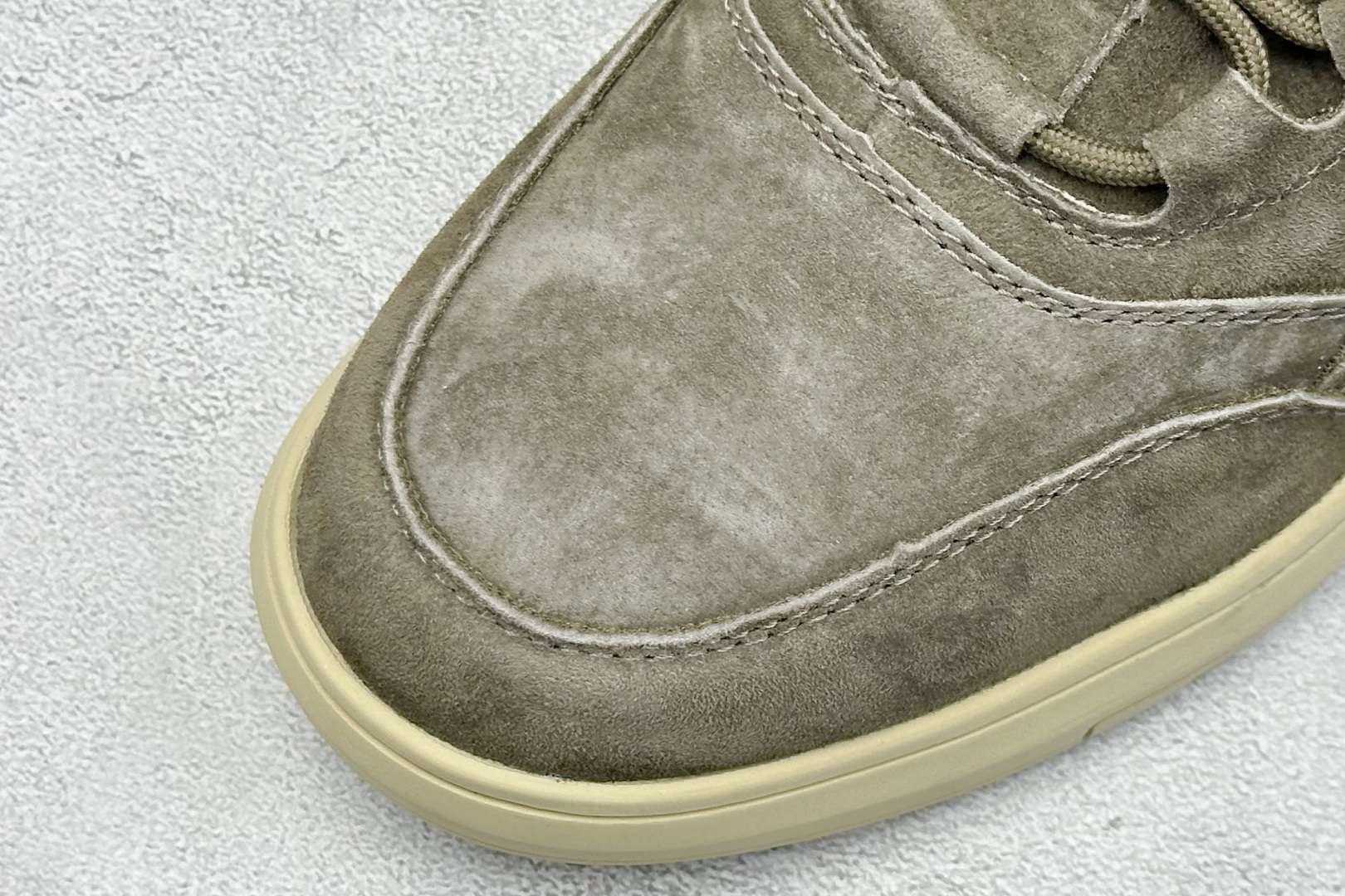 CAT/卡特 硬汉推土机品牌 秋冬经典款 户外百搭中帮休闲马丁靴 P727922