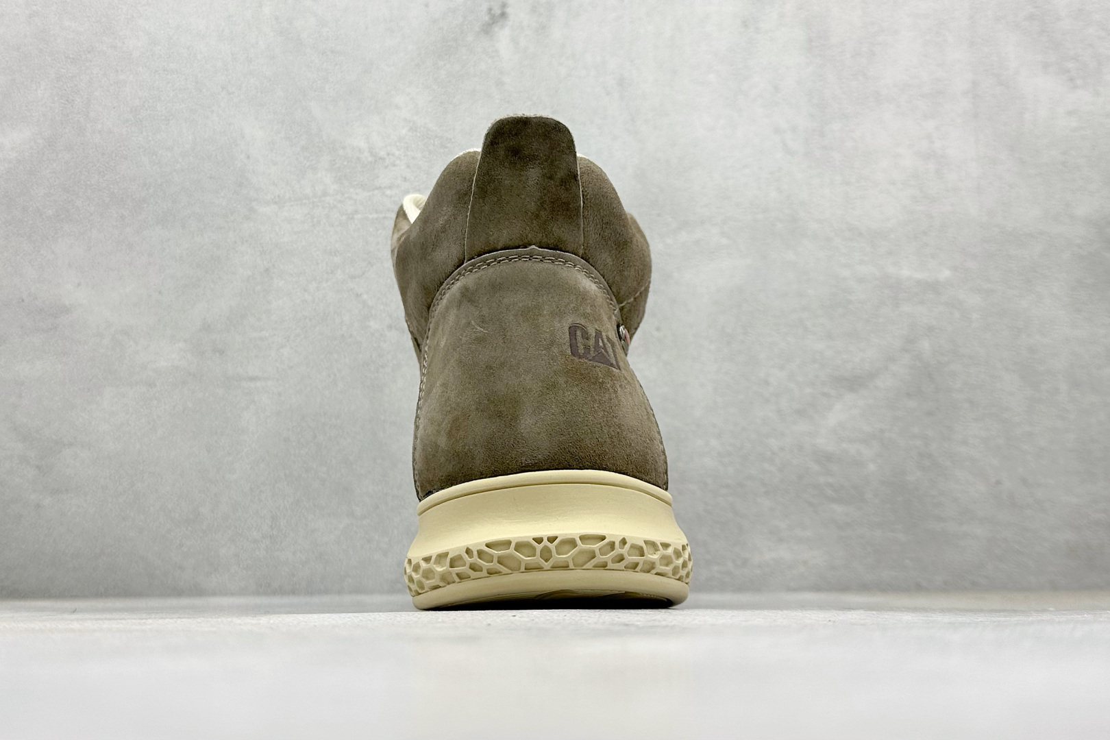 CAT/卡特 硬汉推土机品牌 秋冬经典款 户外百搭中帮休闲马丁靴 P727922