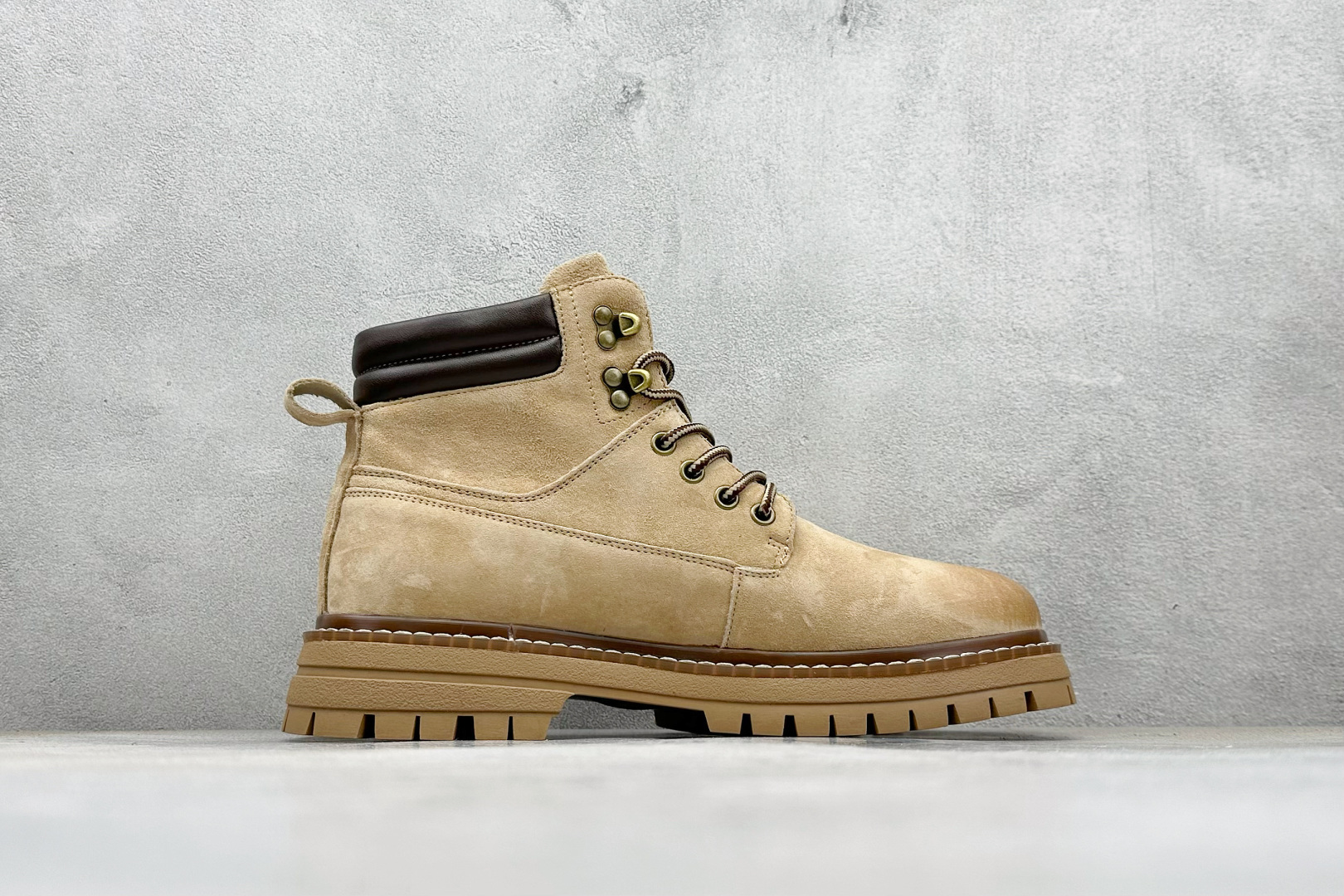 CAT卡特 硬汉推土机品牌经典百搭户外休闲大黄靴 P721908-莆田鞋,莆田鞋货源,高仿鞋,高仿鞋货源,安福档口,莆田高仿鞋,莆田鞋批发,高仿鞋批发,莆田高仿运动鞋,高仿运动鞋,莆田运动鞋 CAT卡特 硬汉推土机品牌经典百搭户外休闲大黄靴 P721908