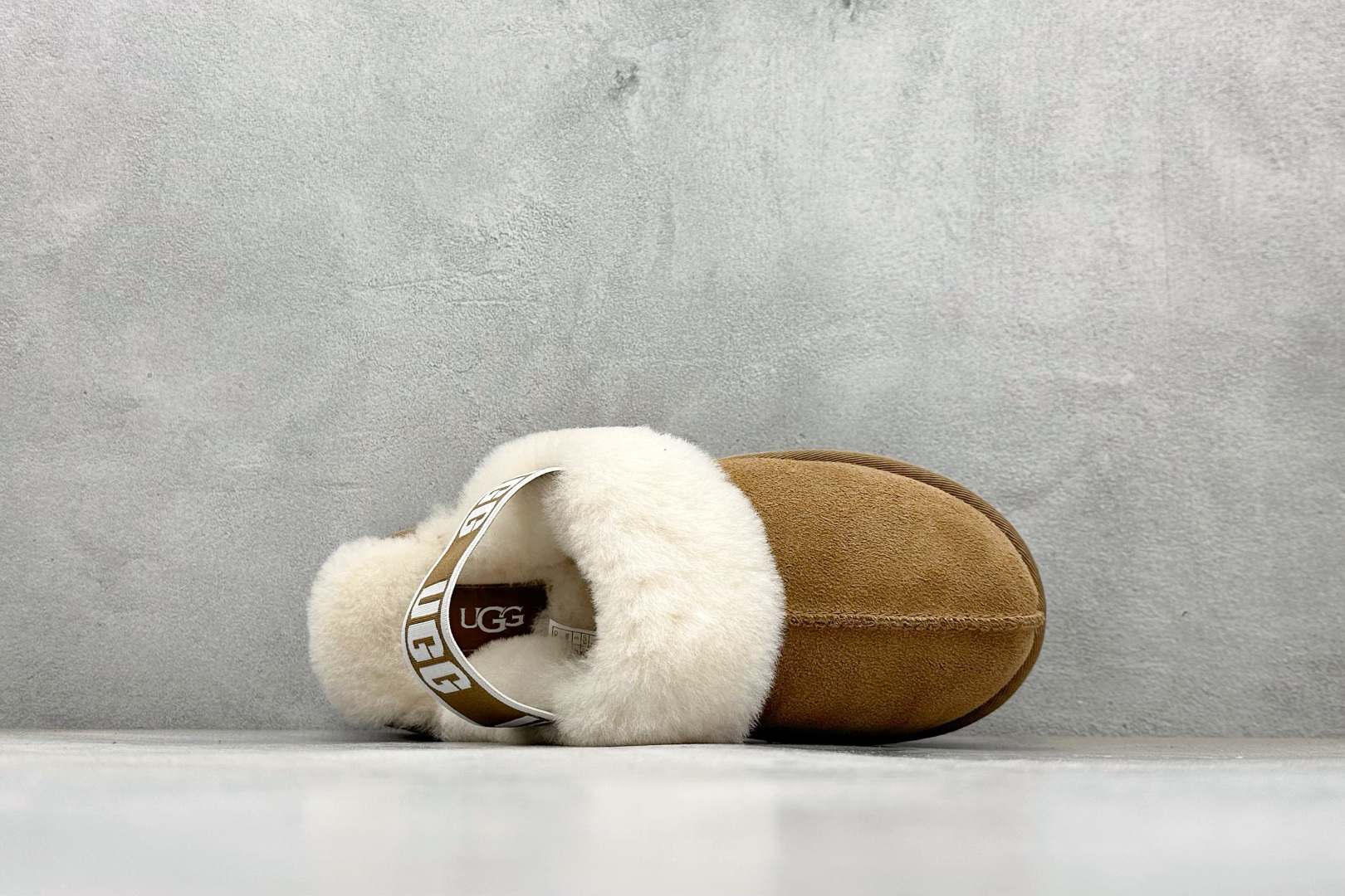 UGG 厚底方克特便鞋 厚底增高更显腿细拿捏秋冬松驰感穿搭包头羊毛半拖黑色半拖鞋 W/1113474