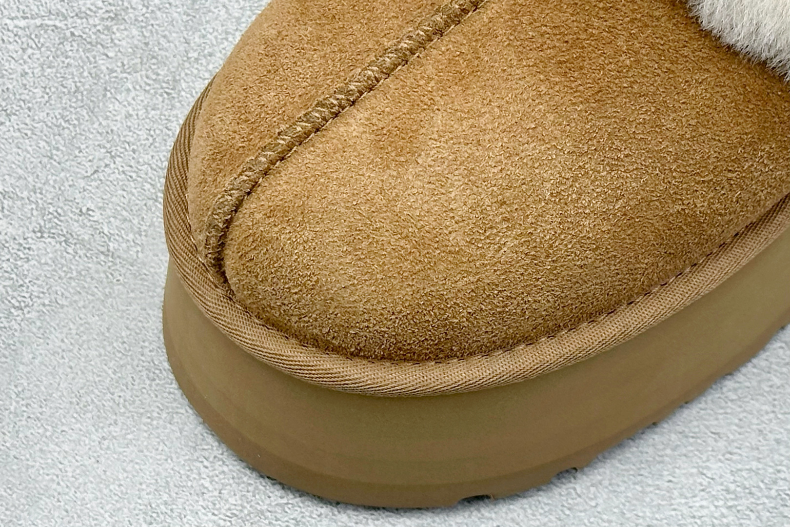 UGG 厚底方克特便鞋 厚底增高更显腿细拿捏秋冬松驰感穿搭包头羊毛半拖黑色半拖鞋 W/1113474