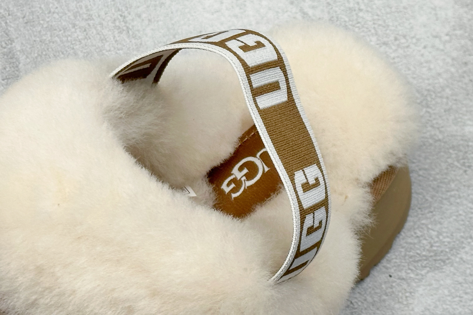 UGG 厚底方克特便鞋 厚底增高更显腿细拿捏秋冬松驰感穿搭包头羊毛半拖黑色半拖鞋 W/1113474