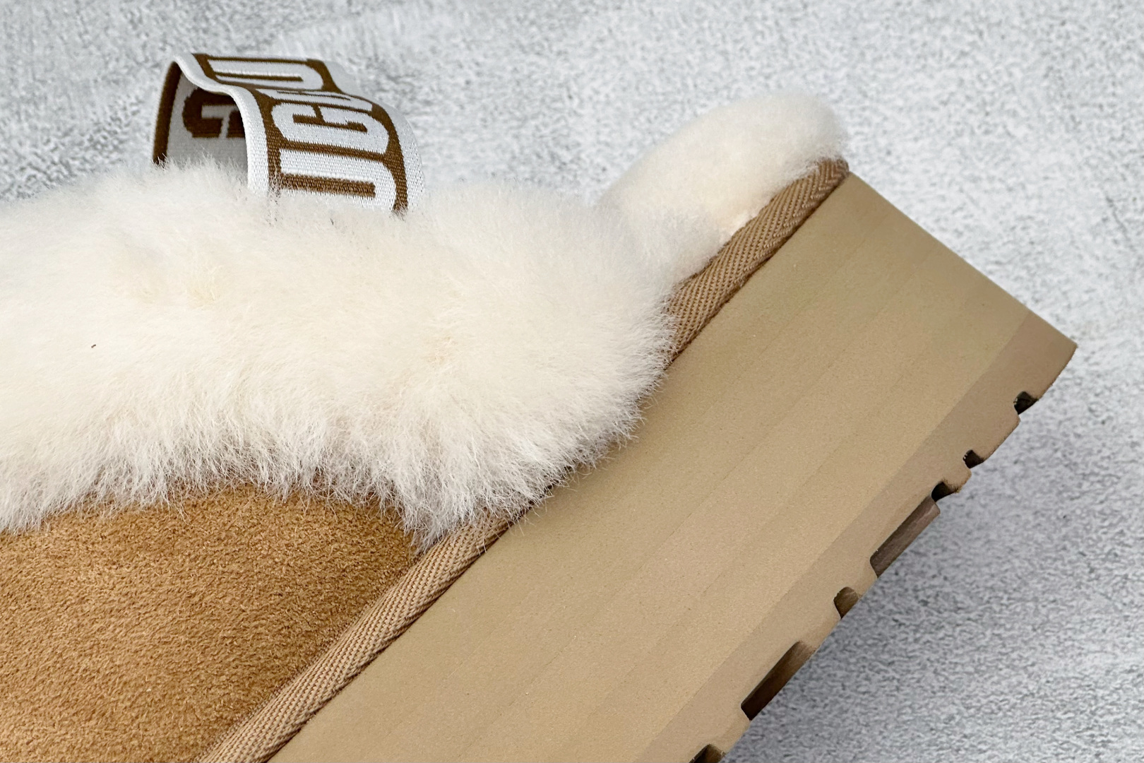 UGG 厚底方克特便鞋 厚底增高更显腿细拿捏秋冬松驰感穿搭包头羊毛半拖黑色半拖鞋 W/1113474