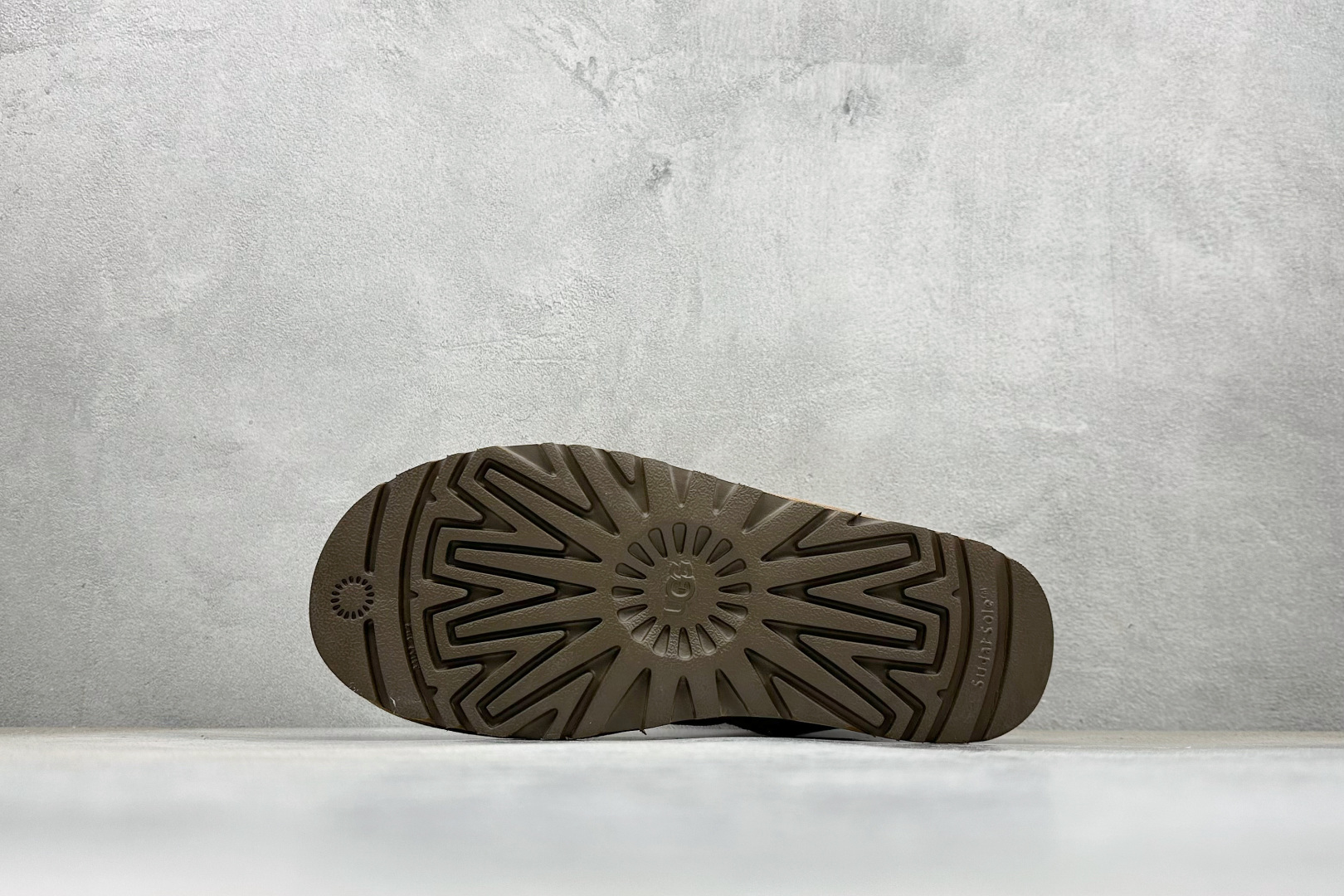 UGG Classic UItra 海澜德 保暖加绒圆头舒适 雪地靴 1144054