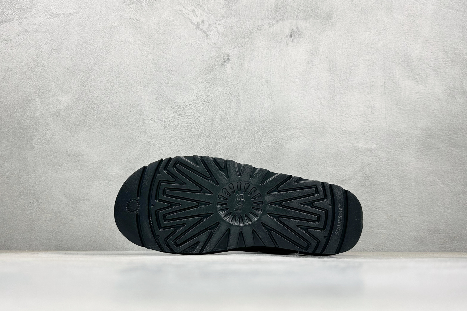 UGG Classic UItra 海澜德 保暖加绒圆头舒适 雪地靴 1144054