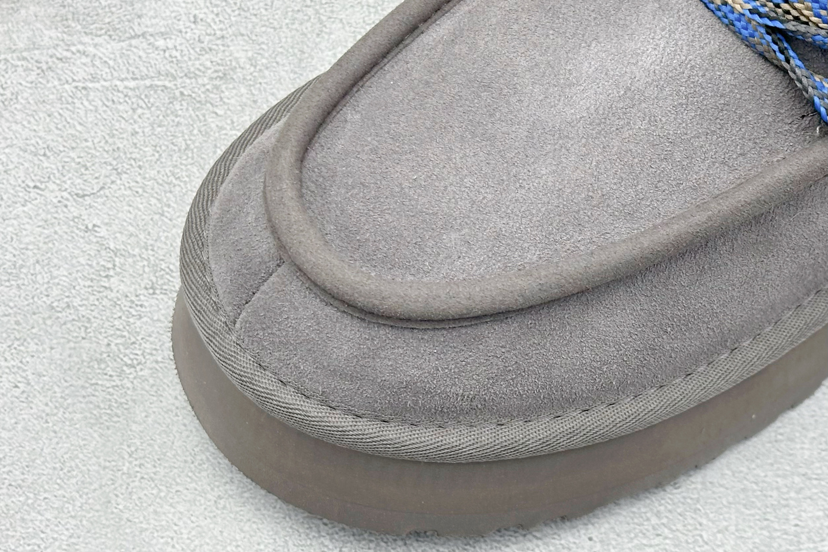 UGG Funkarra 芙卡拉 采用TPU模压定型翻毛皮鞋面材质 1143954