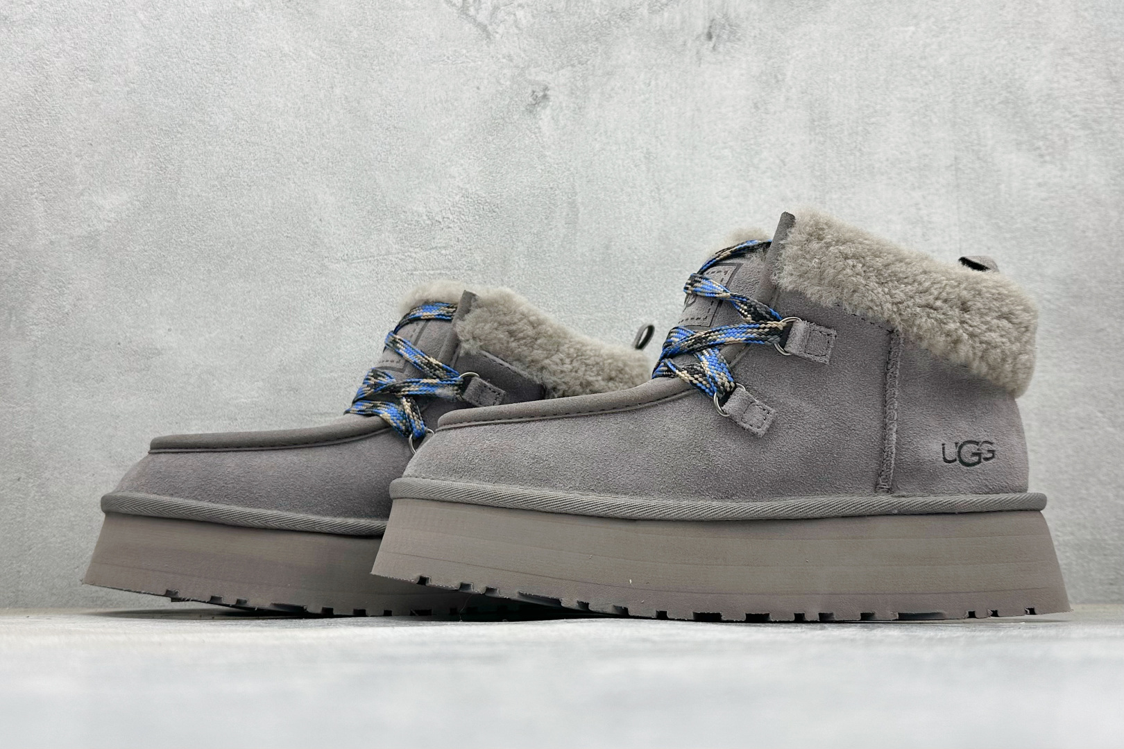 UGG Funkarra 芙卡拉 采用TPU模压定型翻毛皮鞋面材质 1143954